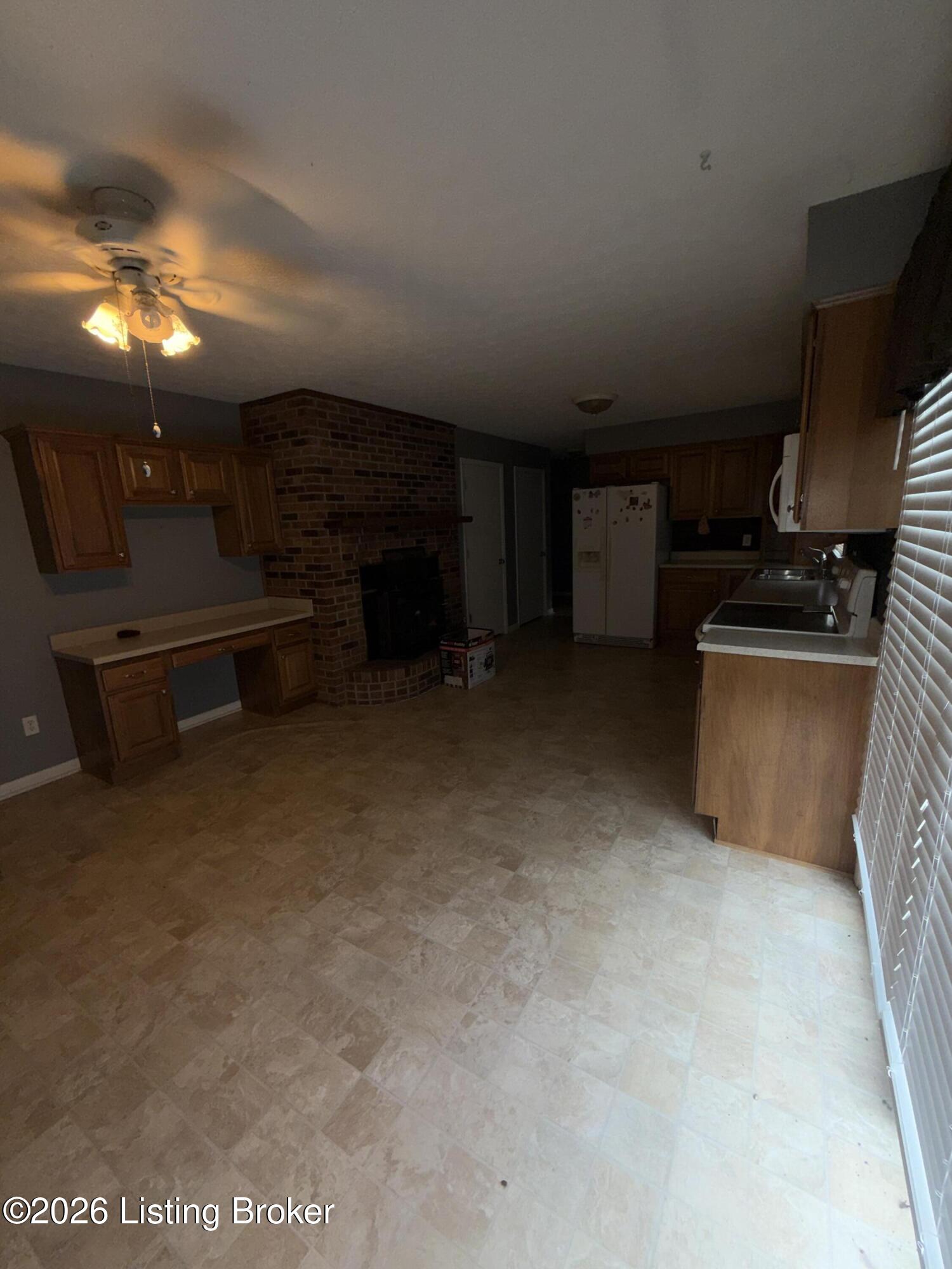 65 S Castle Dr Property Photo 17