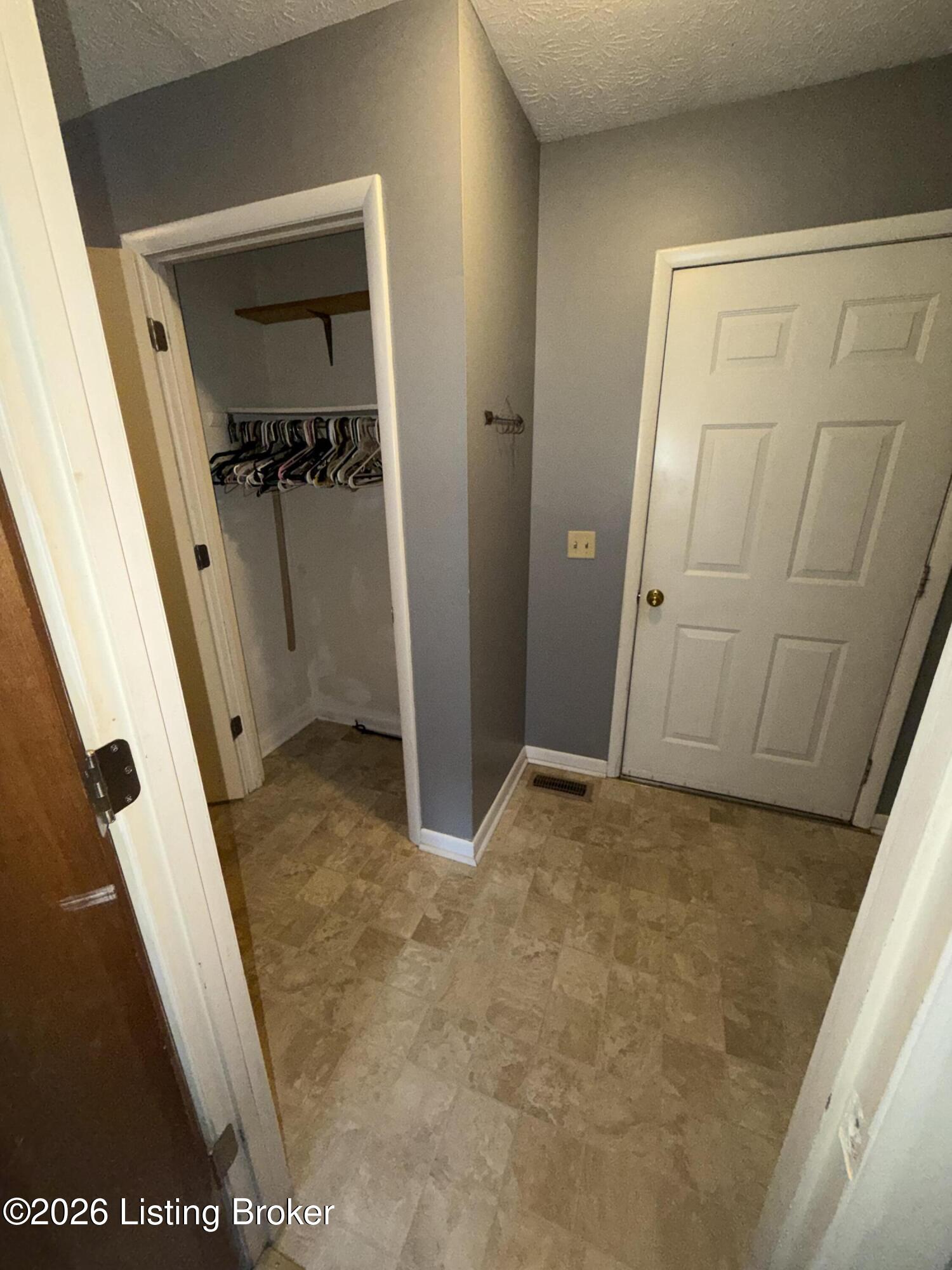 65 S Castle Dr Property Photo 20