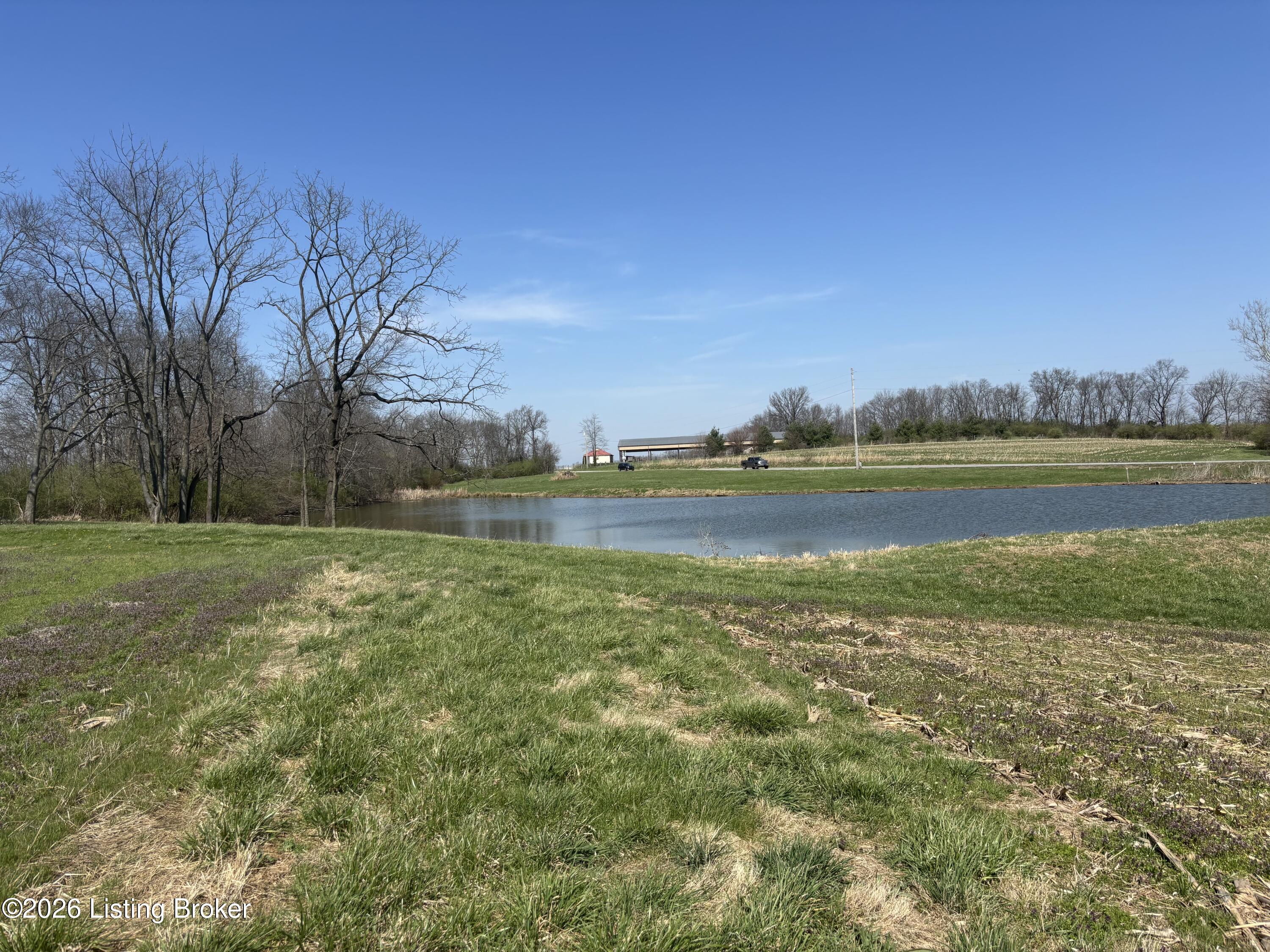 1357 Castle Hwy Property Photo 3
