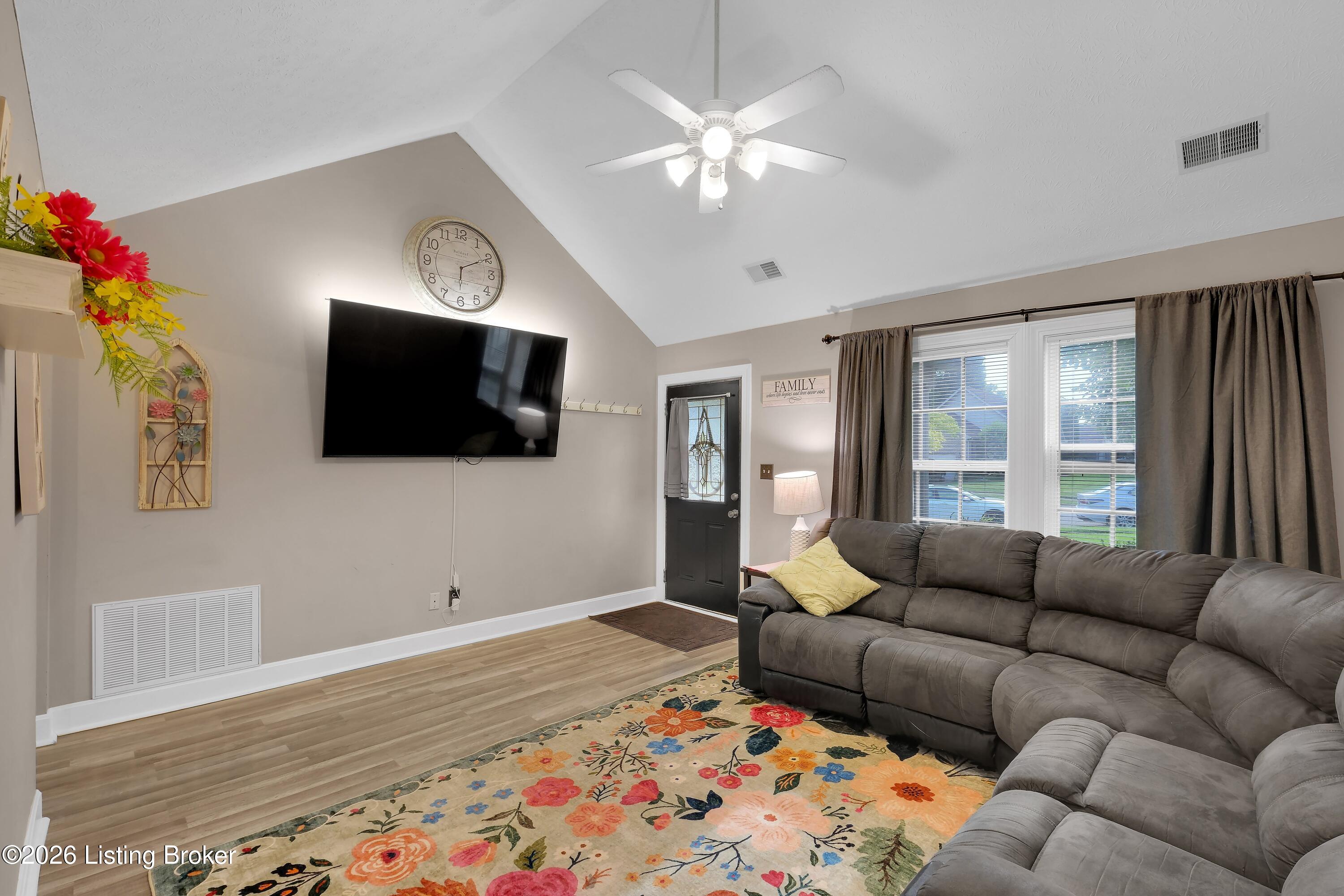 10115 Lancewood Rd Property Photo 8