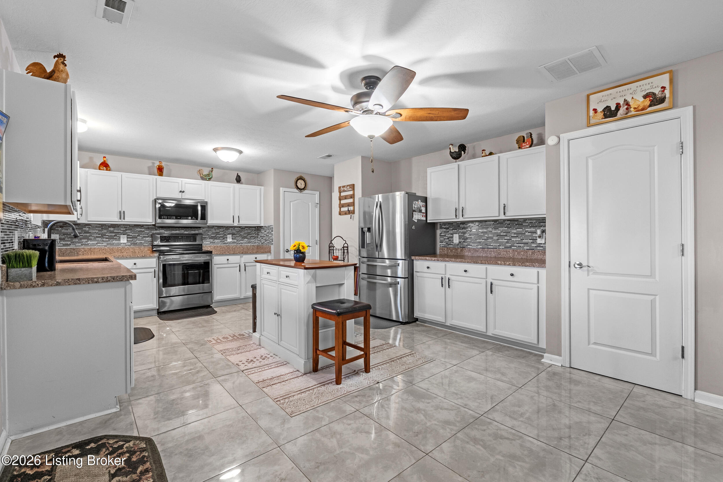 6783 Brittany Oak Dr Property Photo 20