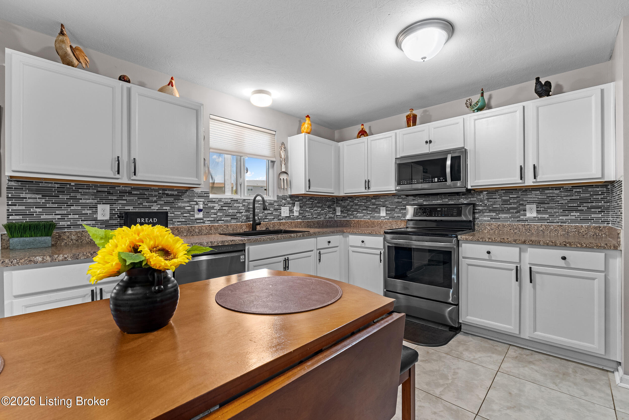6783 Brittany Oak Dr Property Photo 21