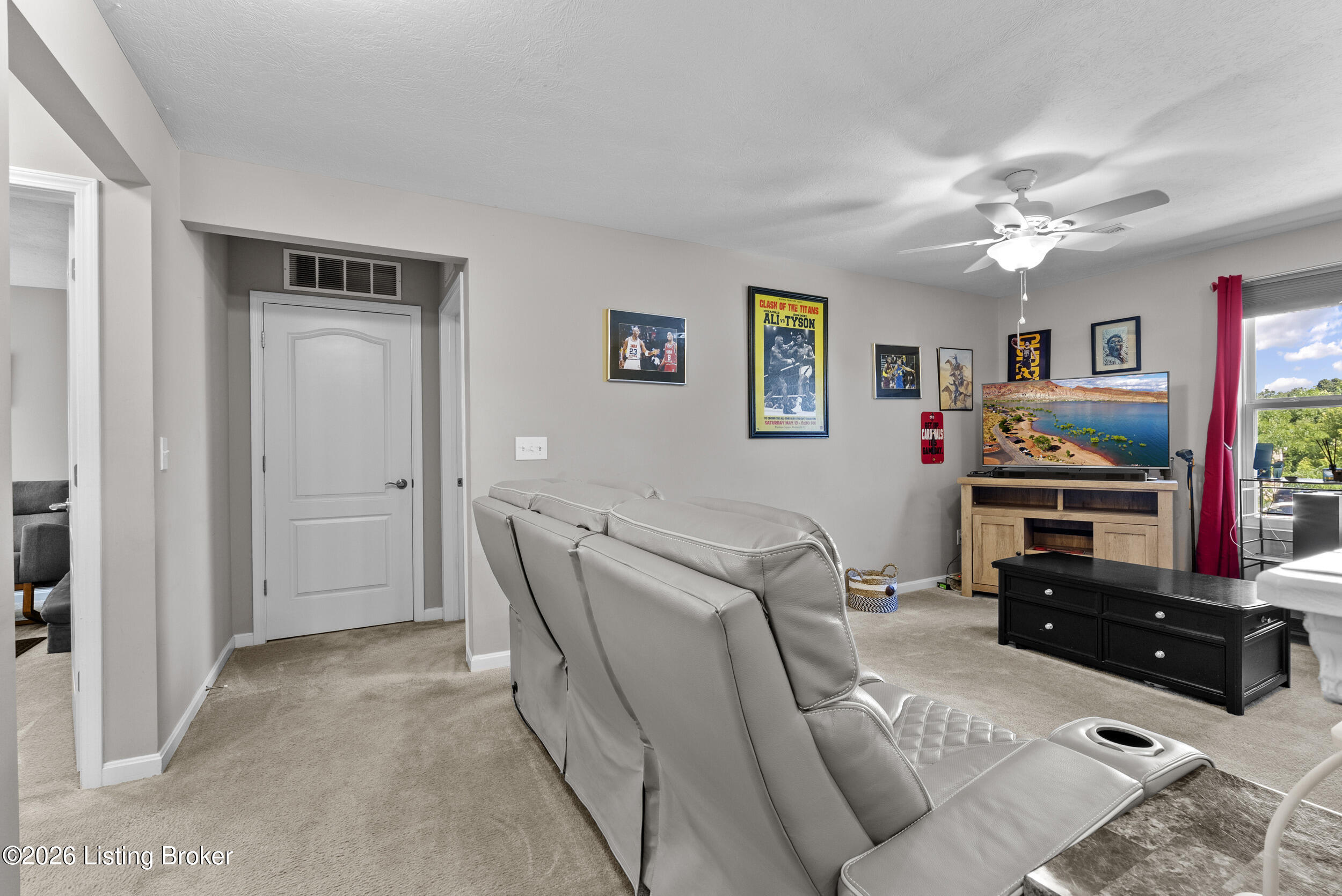 6783 Brittany Oak Dr Property Photo 26