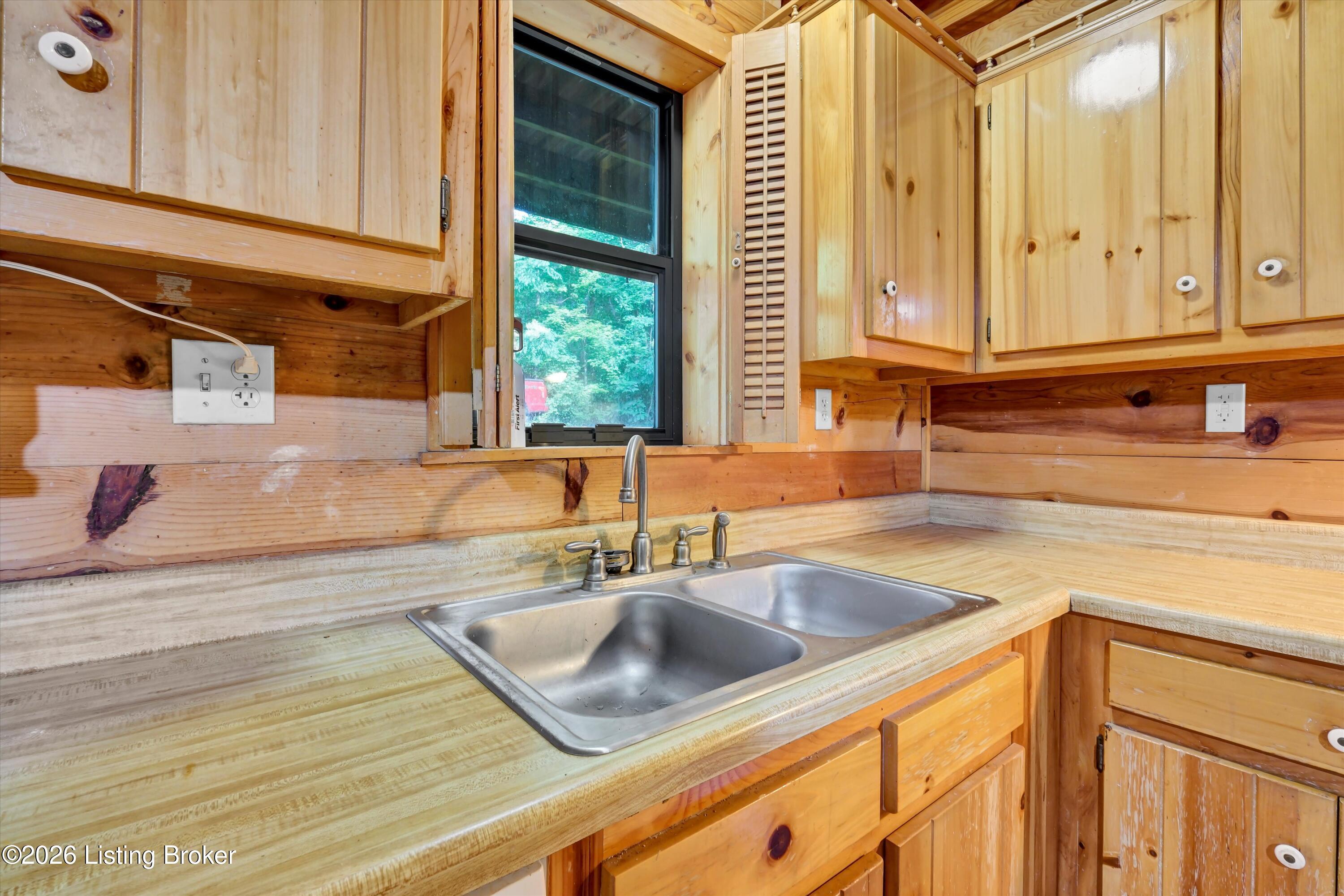 140 Hudson Rd Property Photo 15