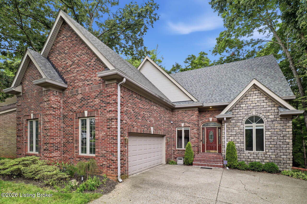 8711 Kings Lynn Ln Property Photo 1