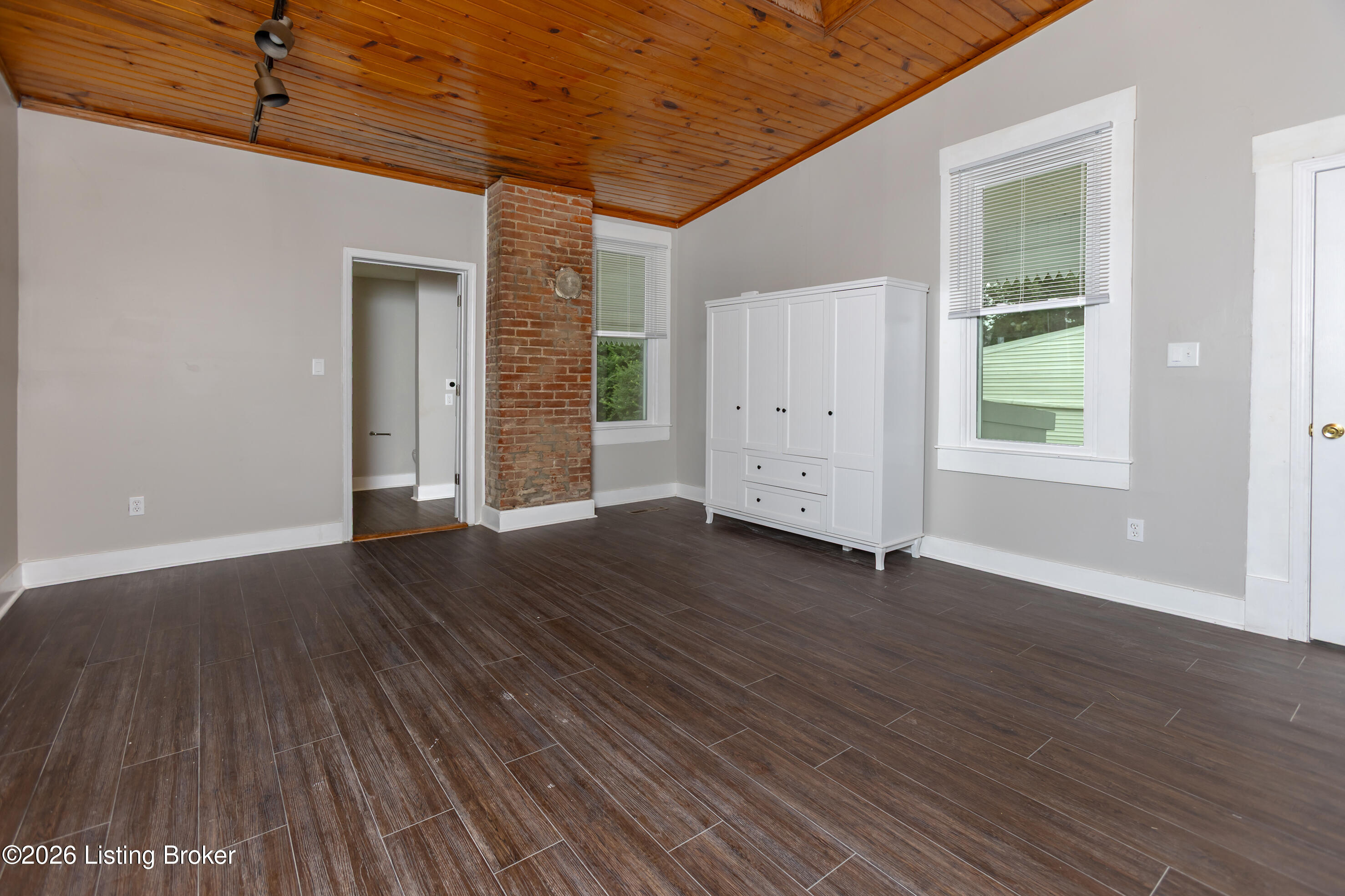 1661 Story Ave Property Photo 14