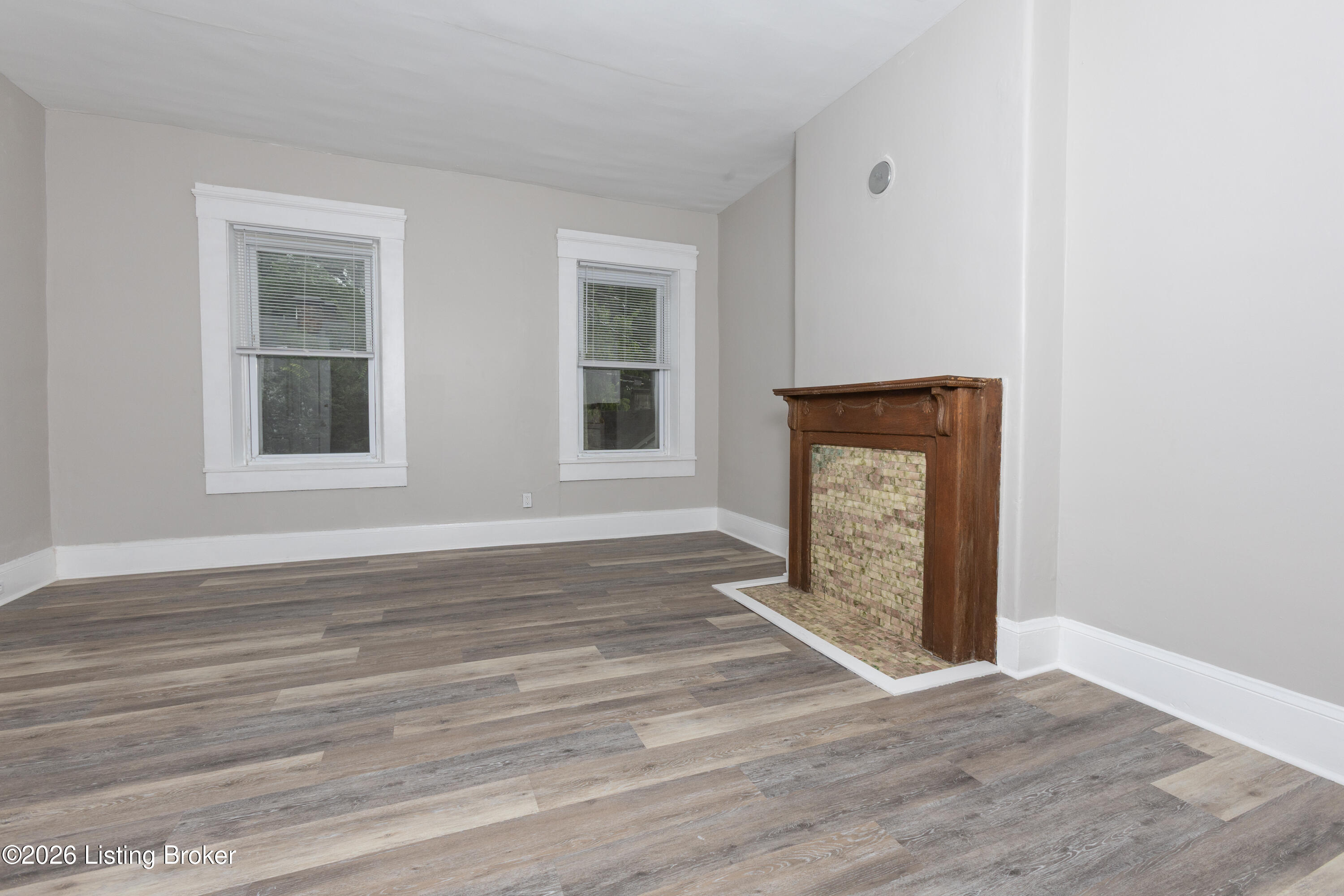 1661 Story Ave Property Photo 31