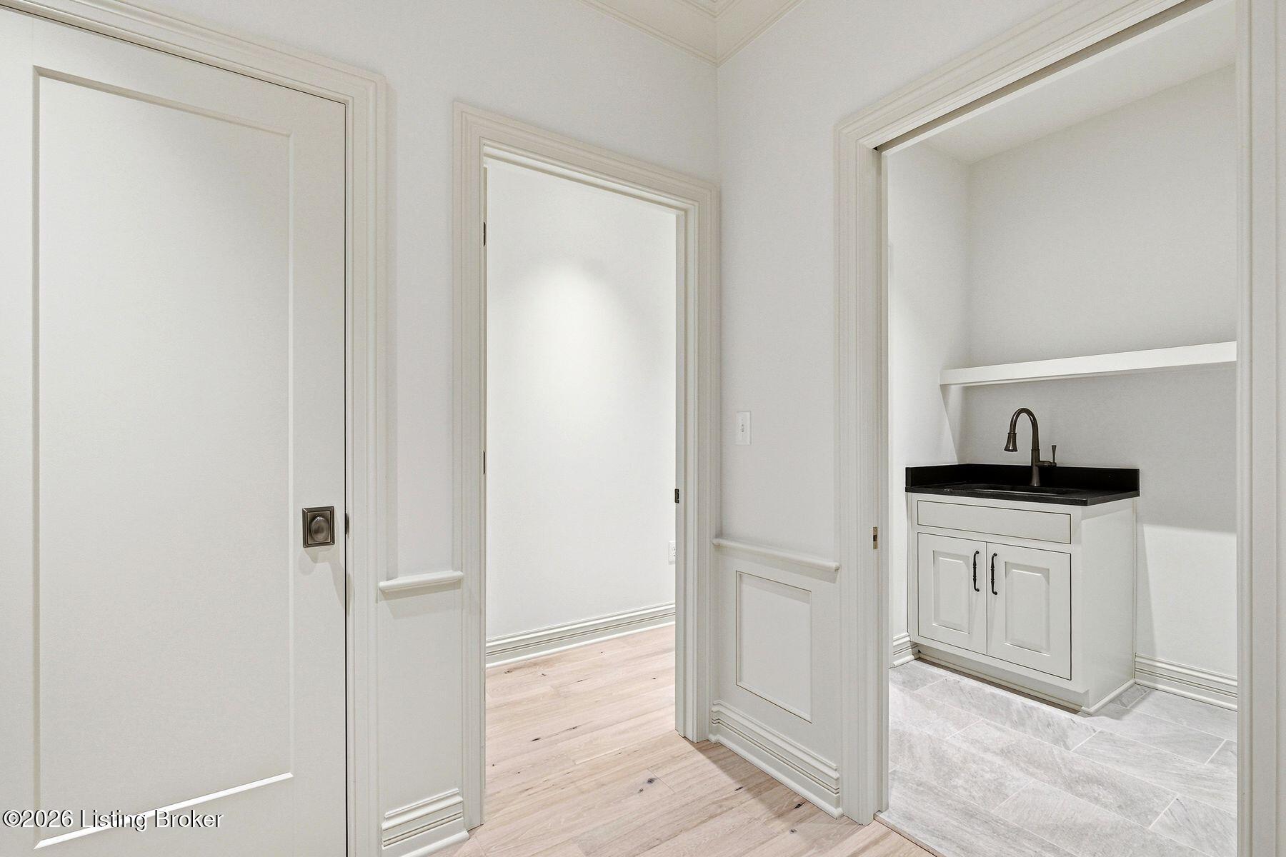 905 S Sherrin Ave Property Photo 35
