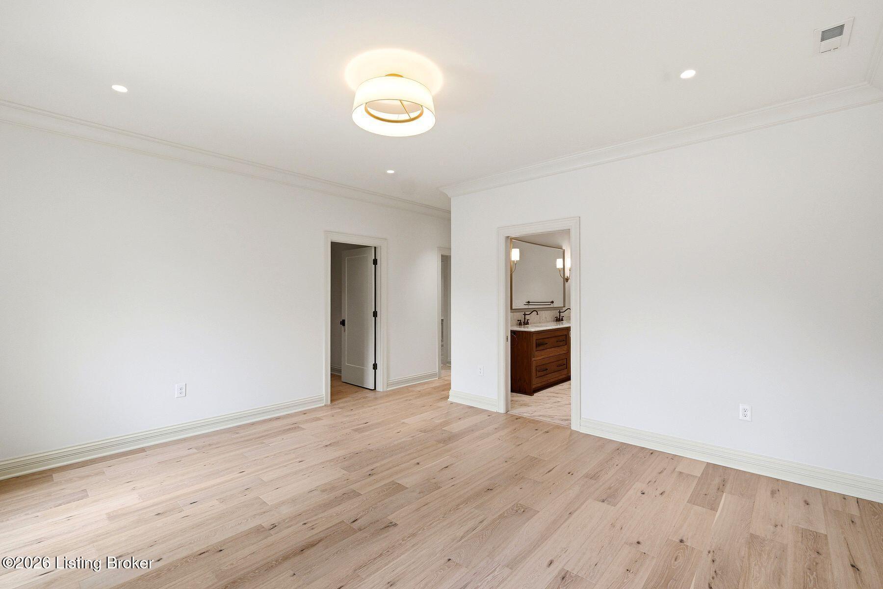 905 S Sherrin Ave Property Photo 38
