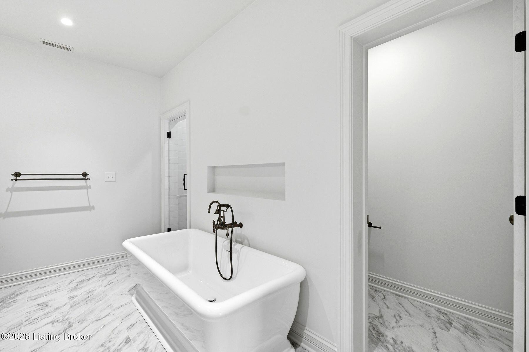 905 S Sherrin Ave Property Photo 40