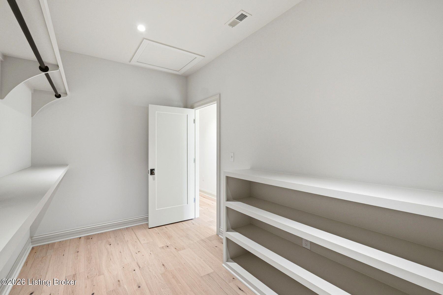 905 S Sherrin Ave Property Photo 46