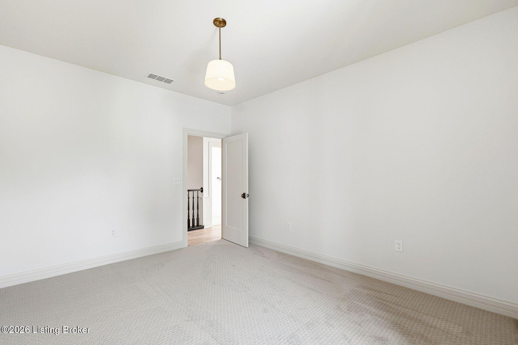 905 S Sherrin Ave Property Photo 50