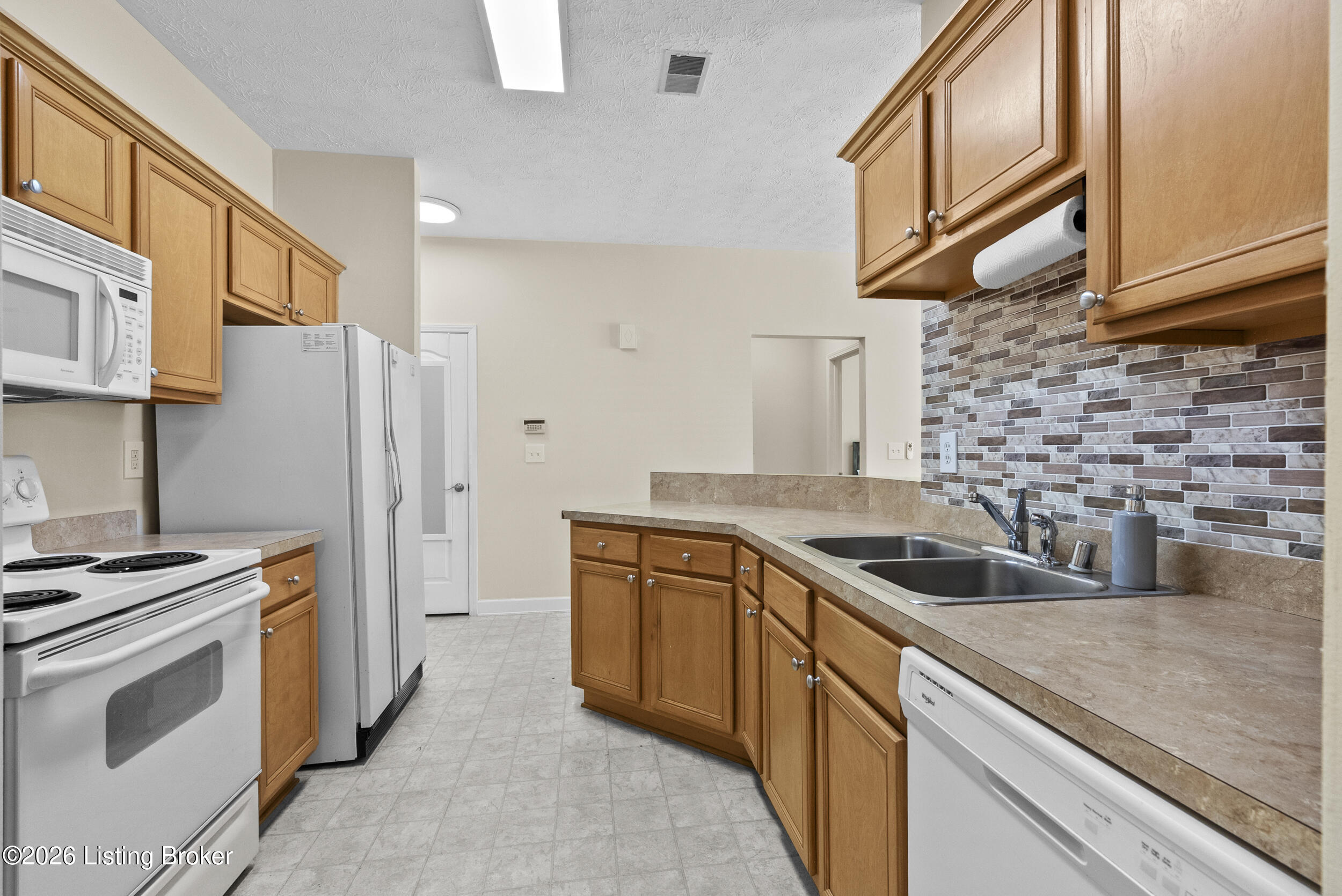 7315 St Andrews Woods Cir 103 Property Photo 10