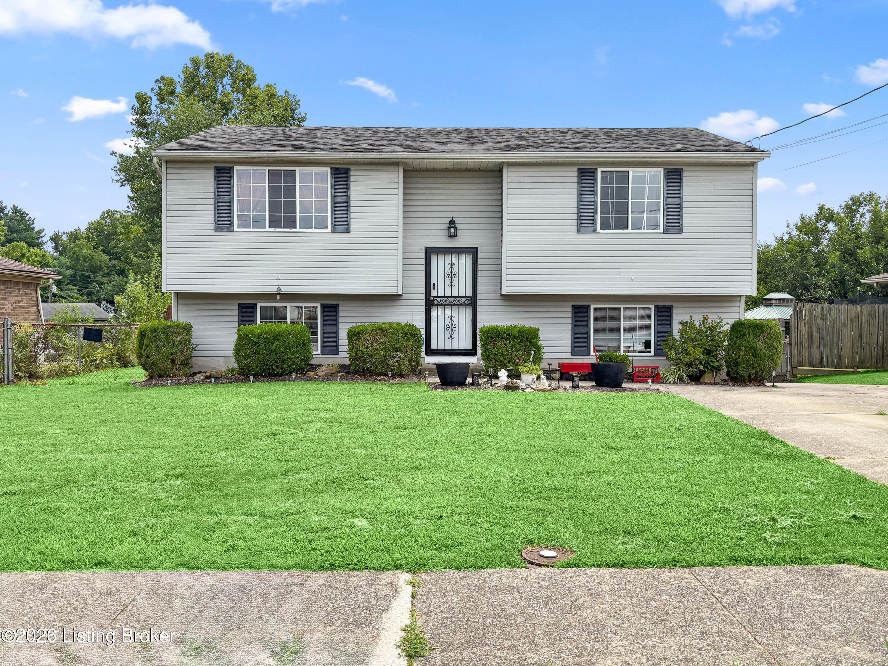 3714 Hillview Blvd Property Photo 1