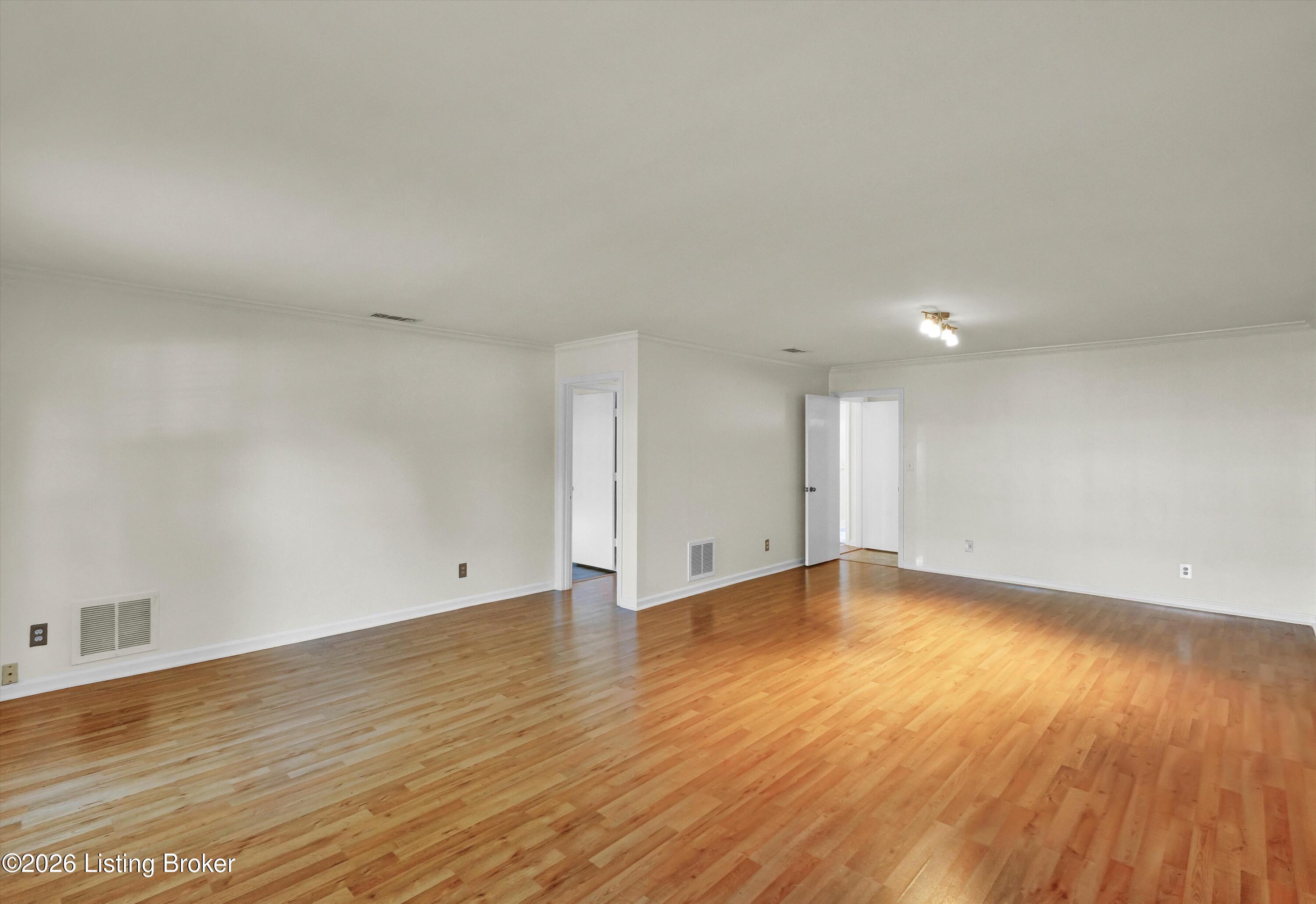 255 Salisbury Square Apt 101 Property Photo 8
