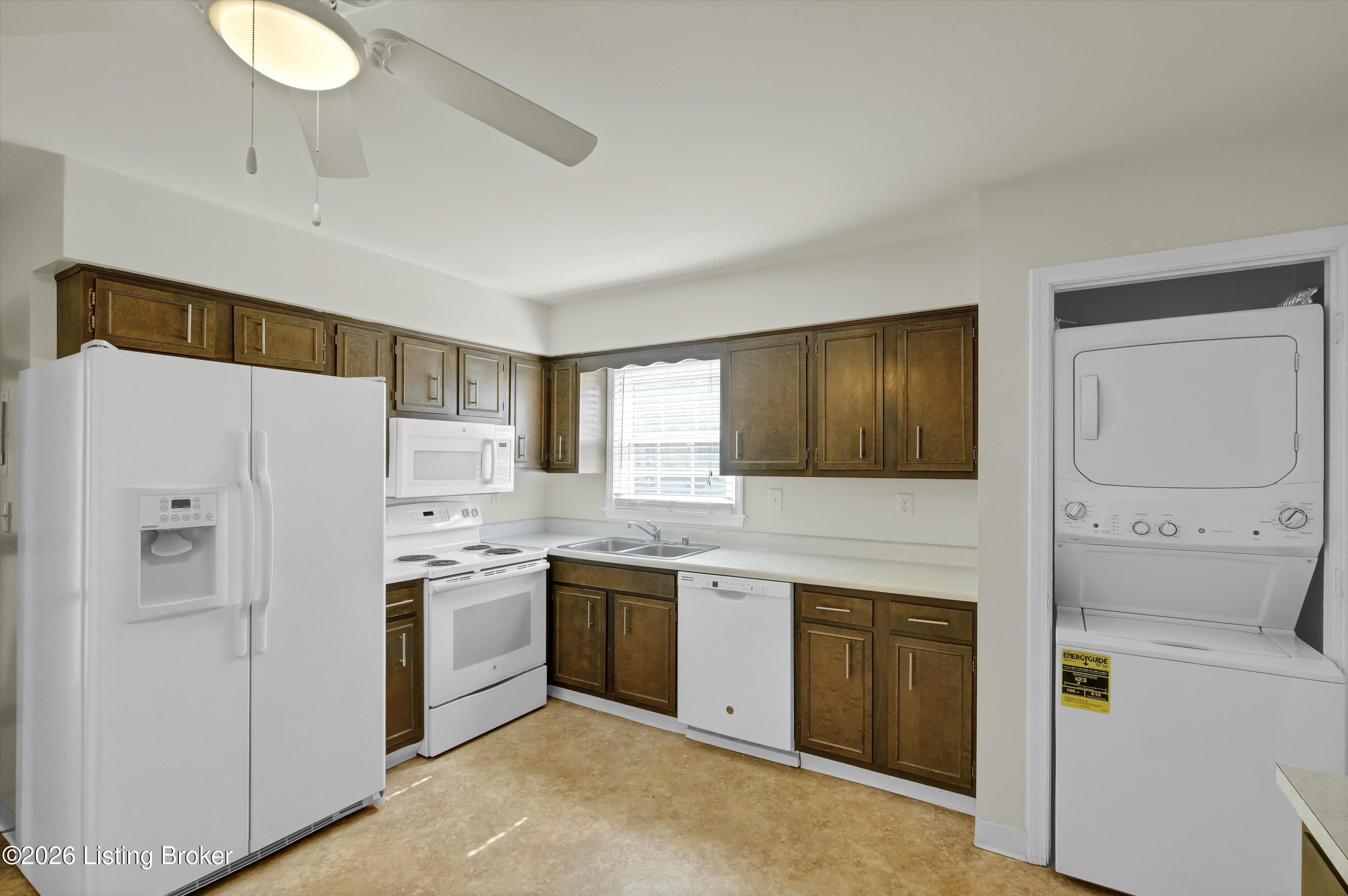 255 Salisbury Square Apt 101 Property Photo 10