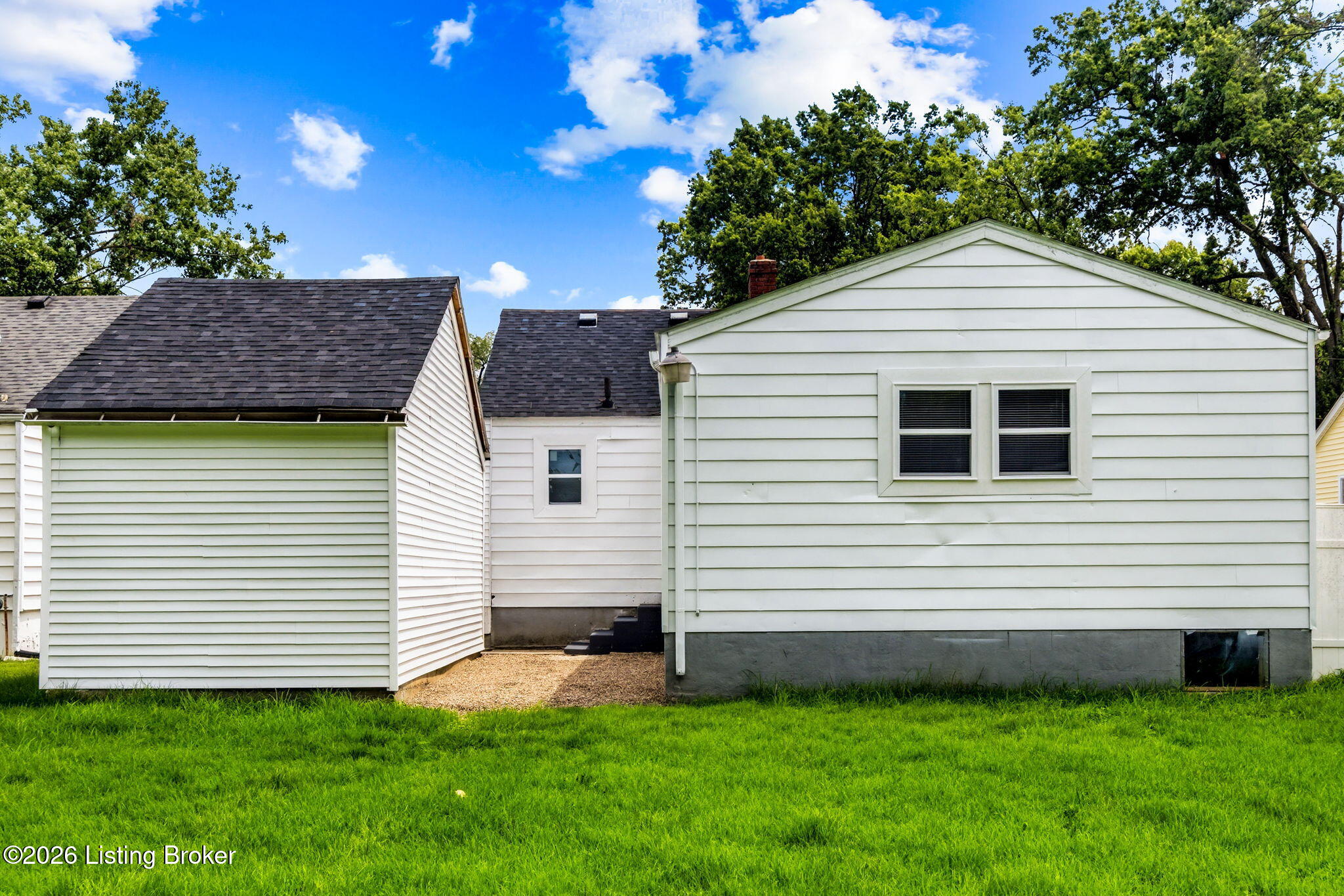 4014 Mapleton Ave Property Photo 4
