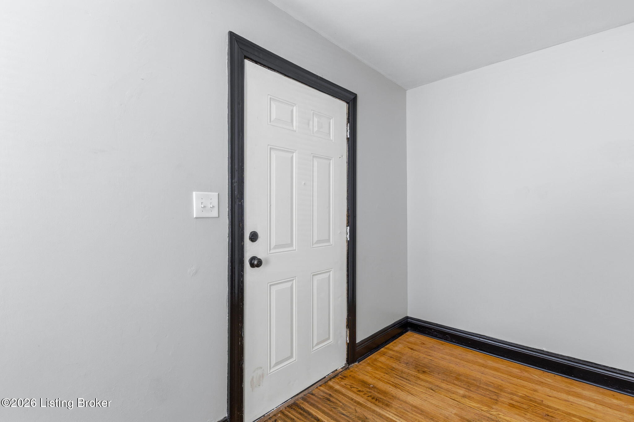 4014 Mapleton Ave Property Photo 6