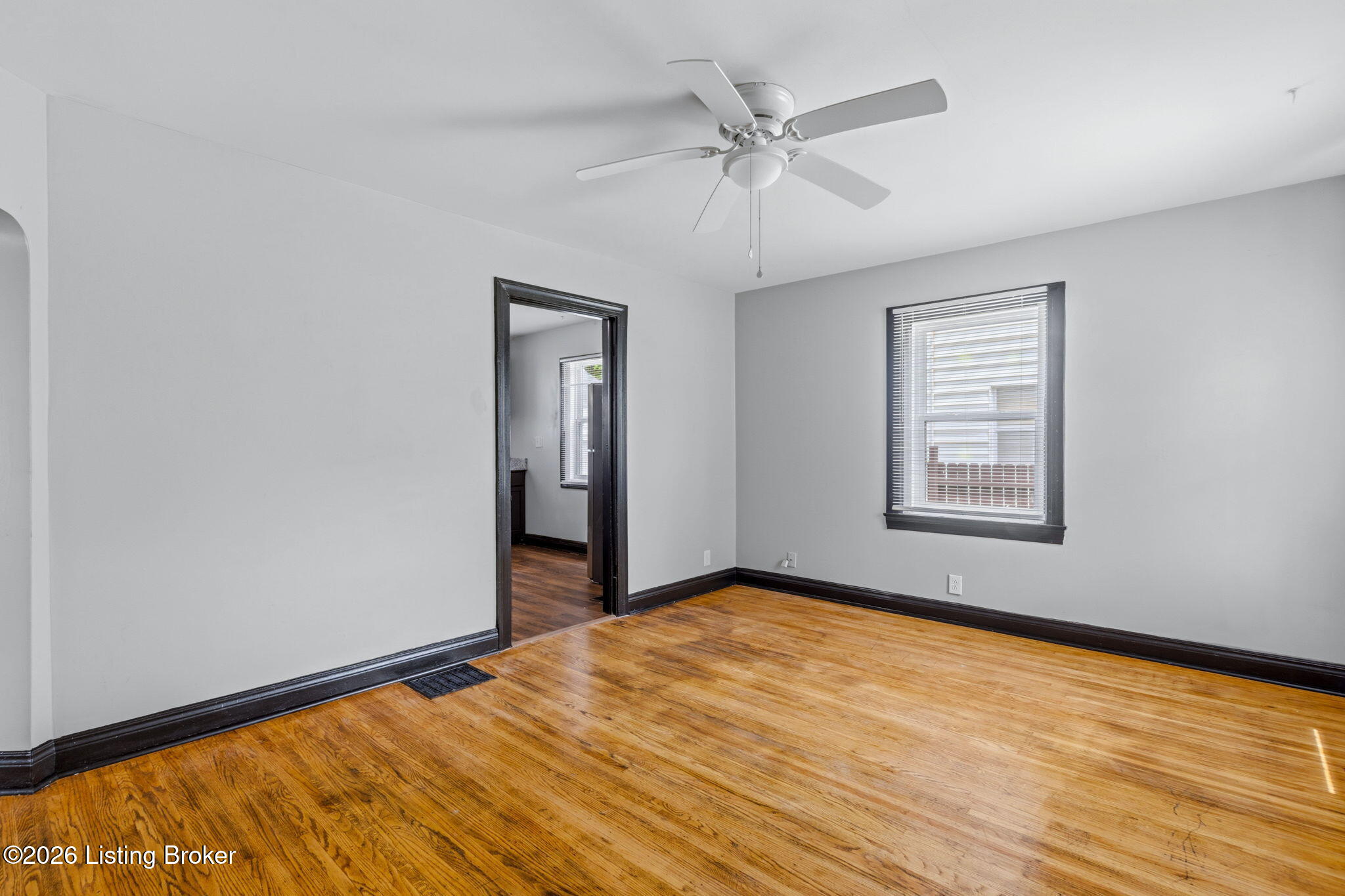 4014 Mapleton Ave Property Photo 10
