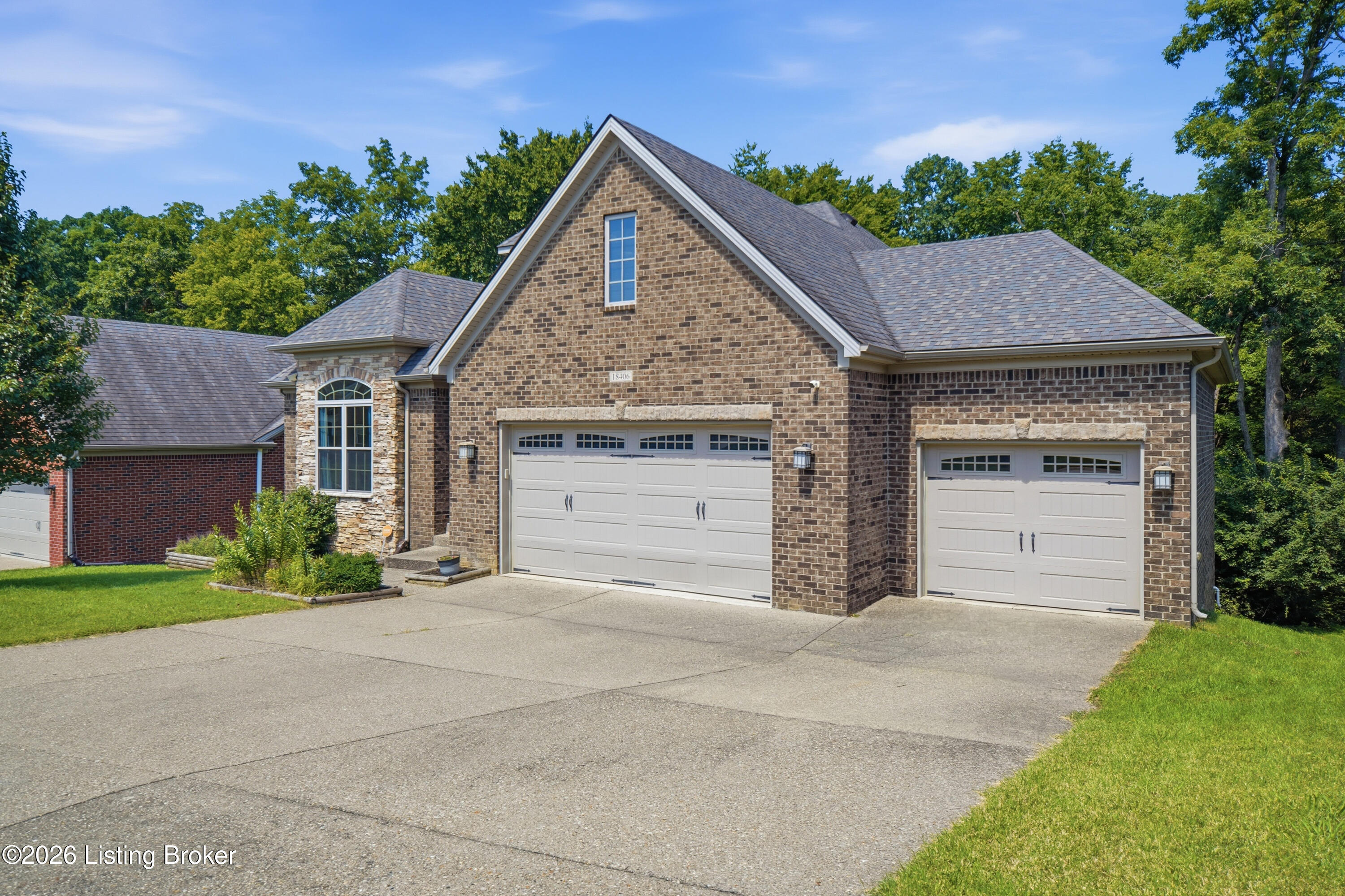 18406 Standwick Dr Property Photo 2