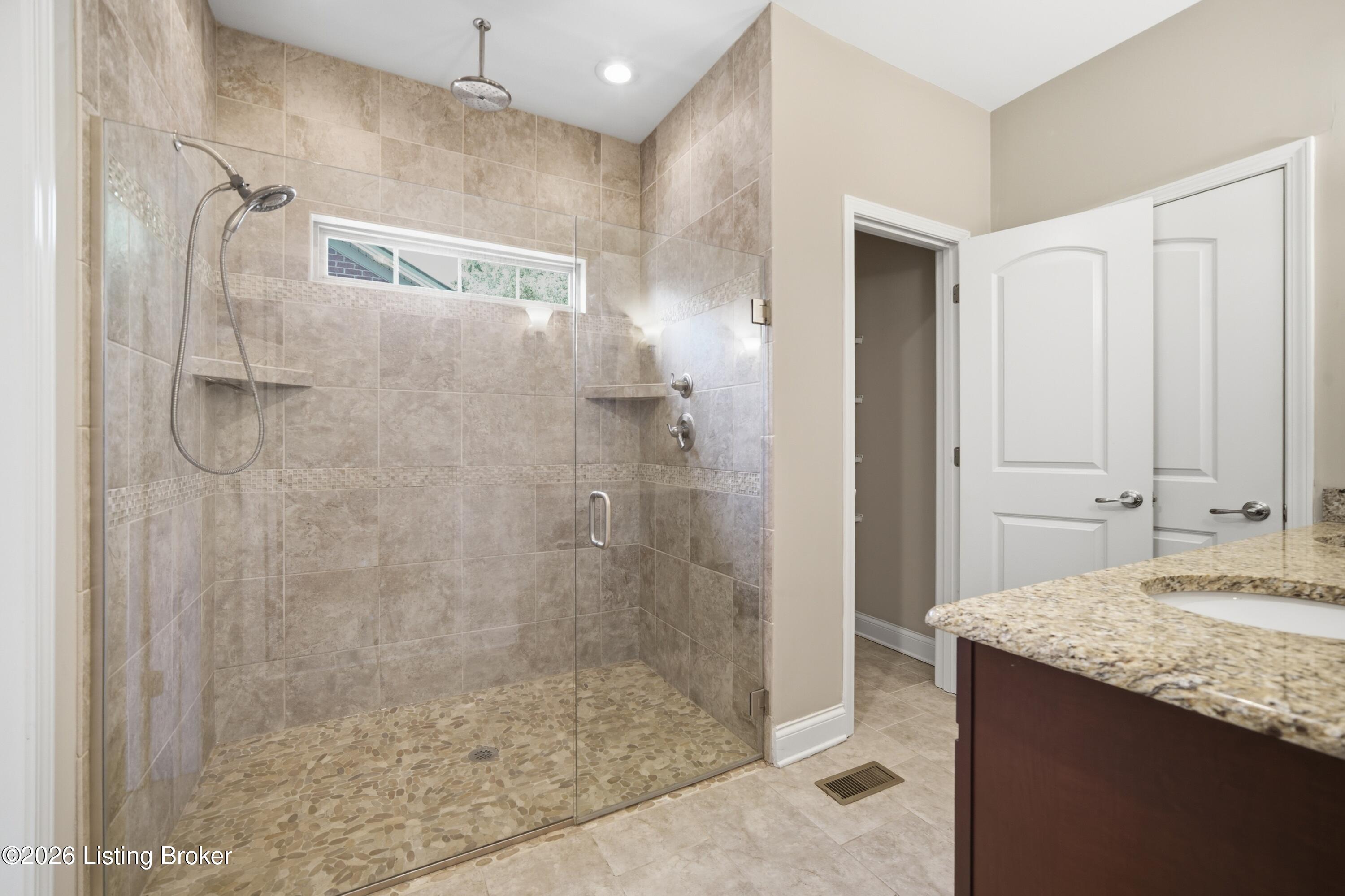 18406 Standwick Dr Property Photo 35