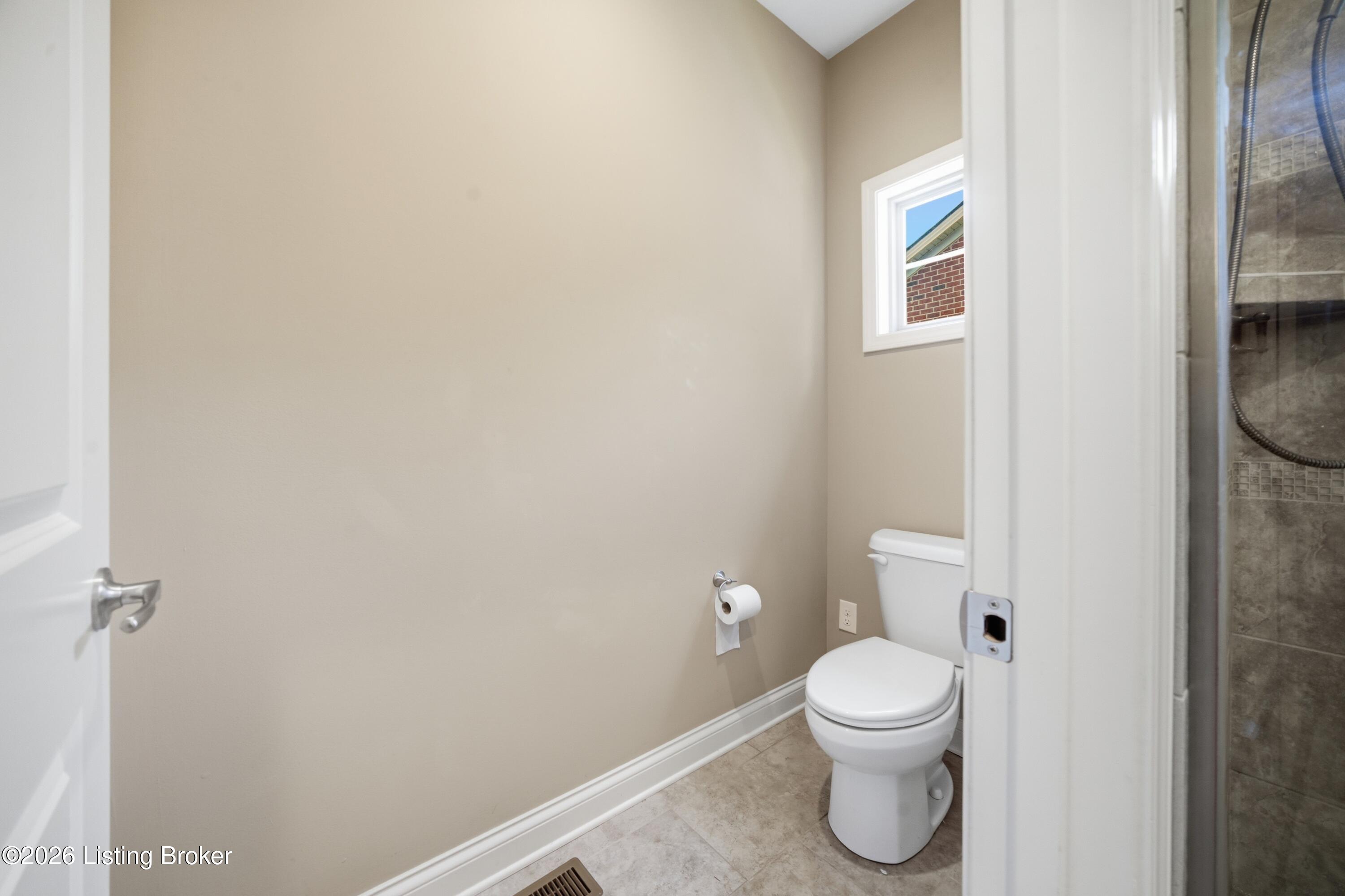 18406 Standwick Dr Property Photo 37
