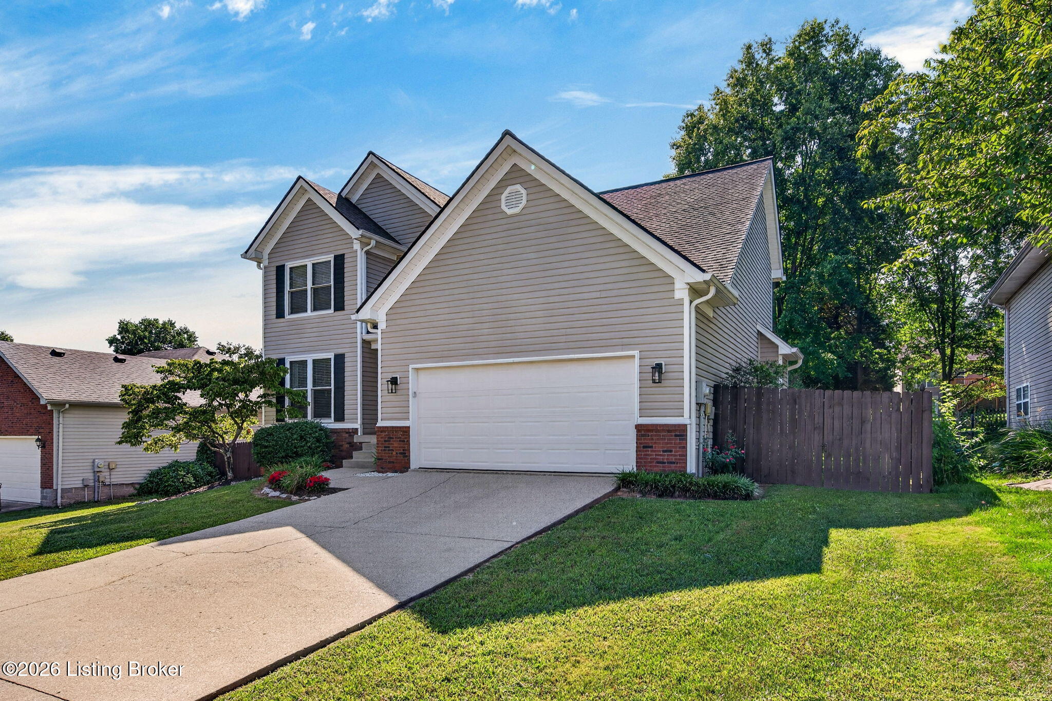 9524 Poplar Hill Dr Property Photo 3