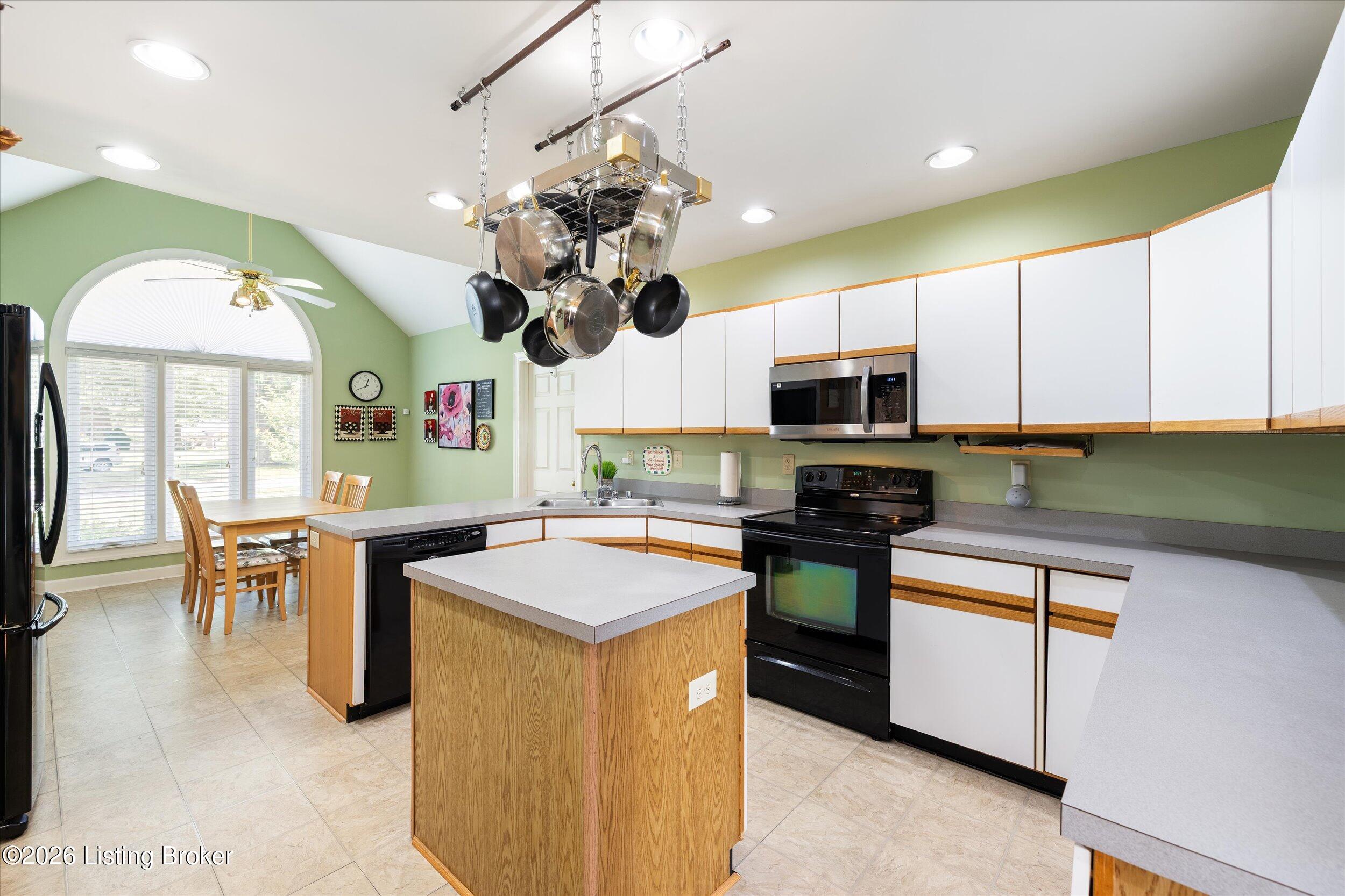 609 Berwyn Dr Property Photo 16