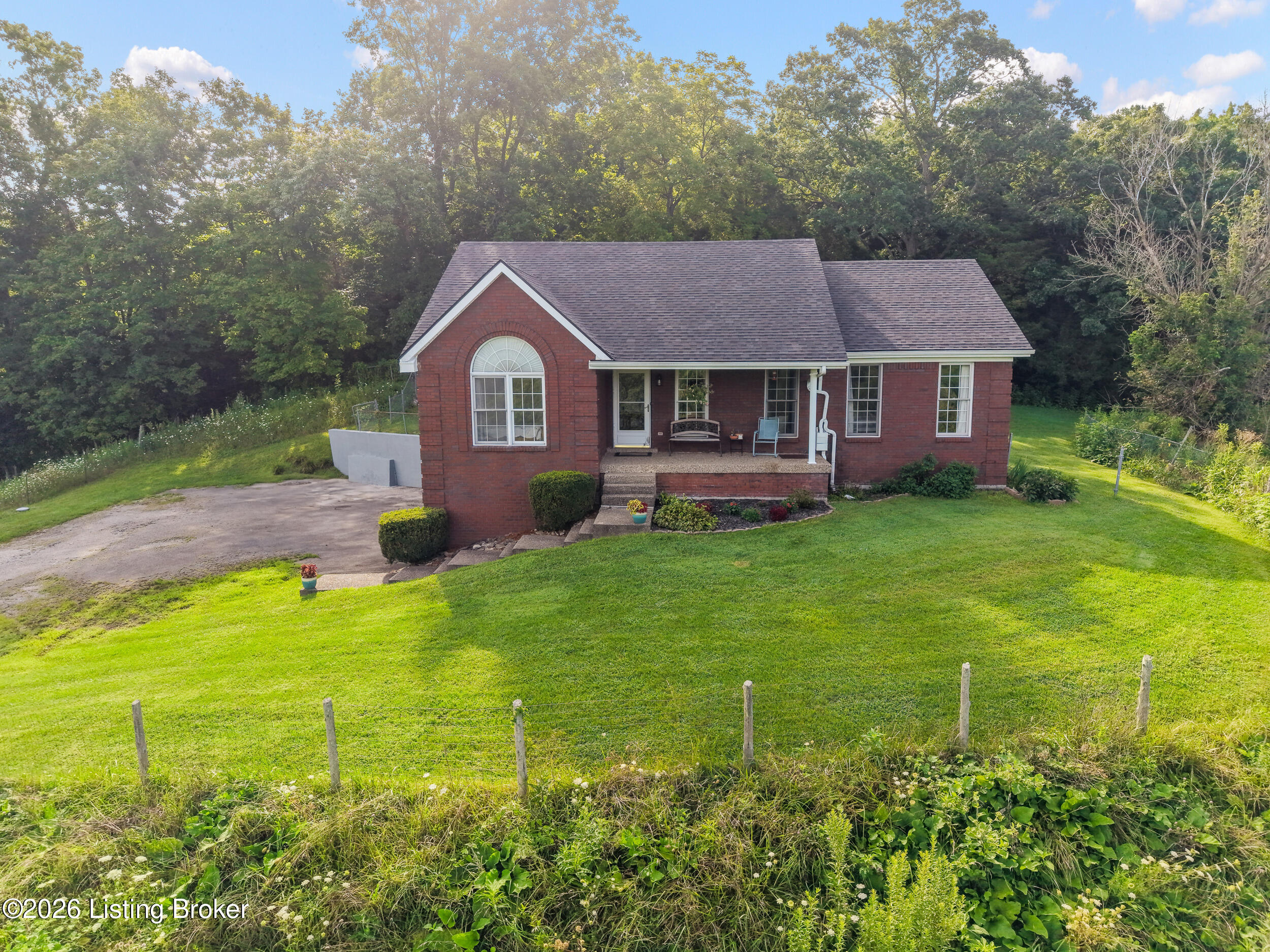 1235 Dutchmans Creek Rd Property Photo 5