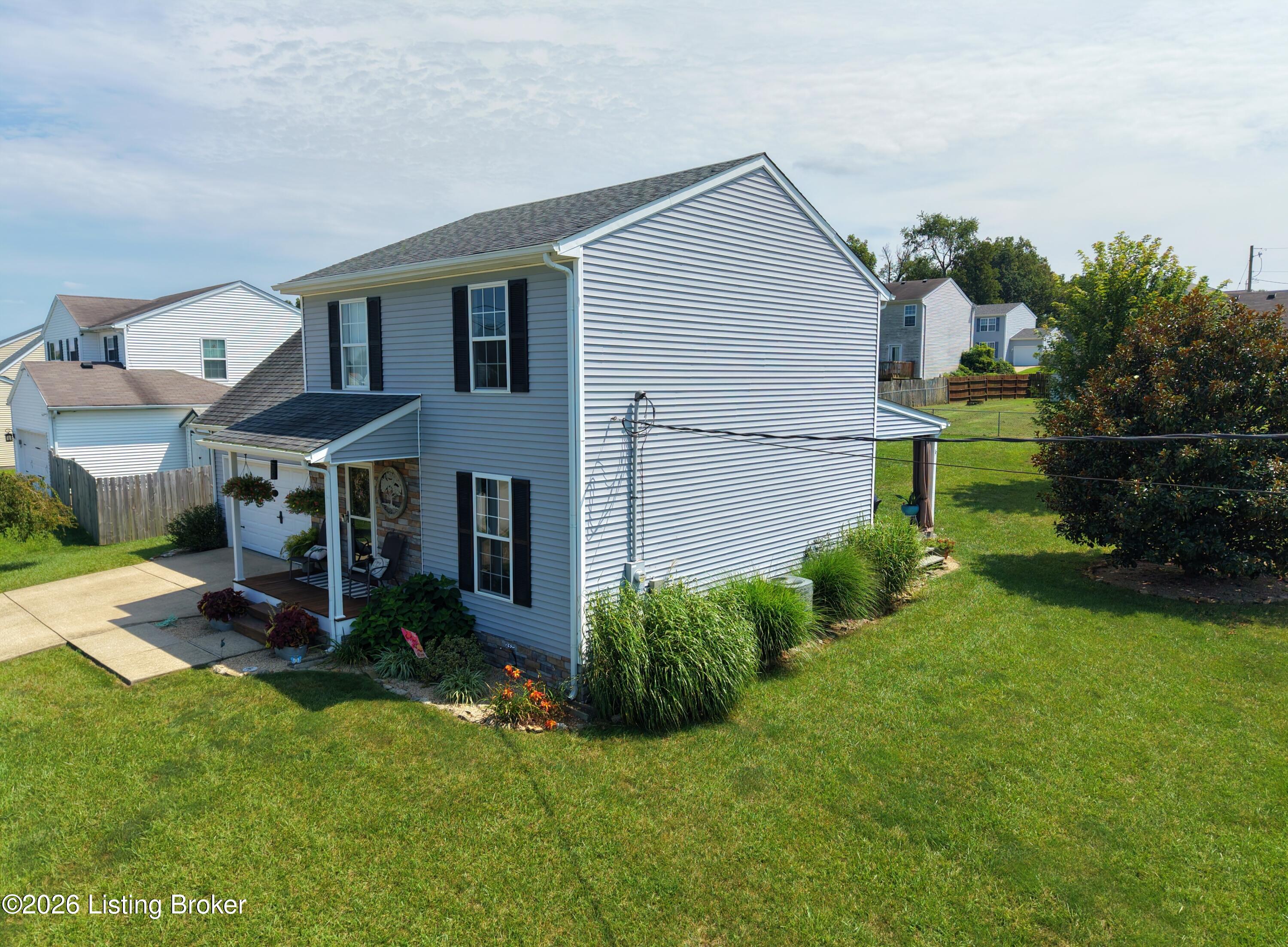 200 Greenleaf Dr Property Photo 4