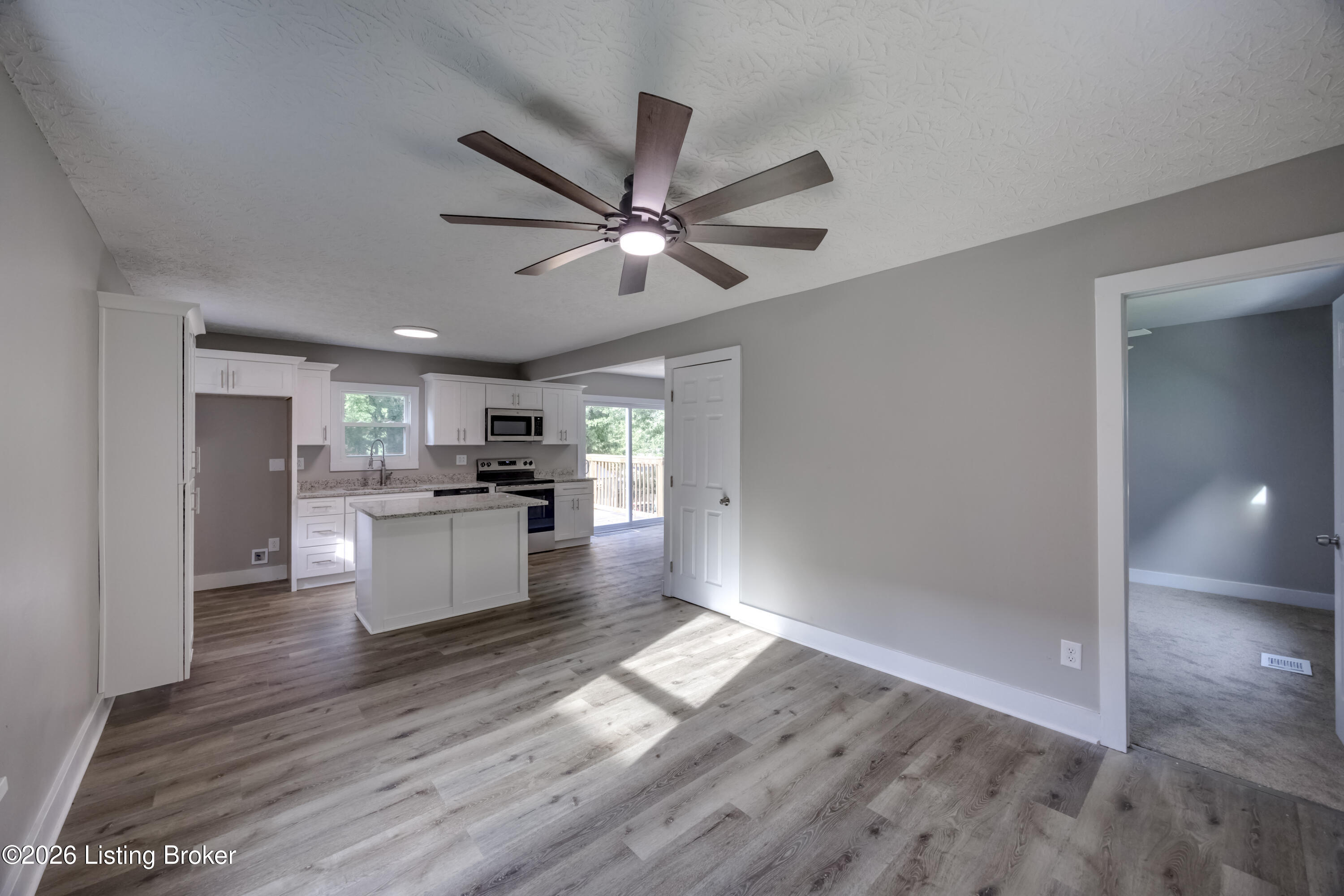 1010 Palatka Rd Property Photo 4