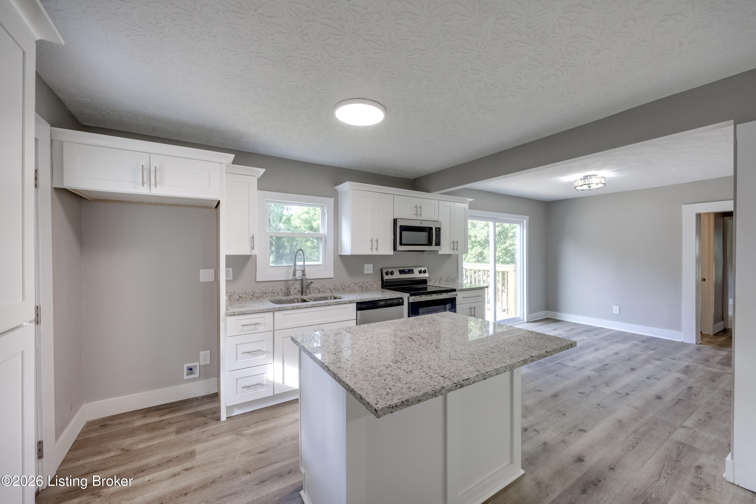 1010 Palatka Rd Property Photo 13