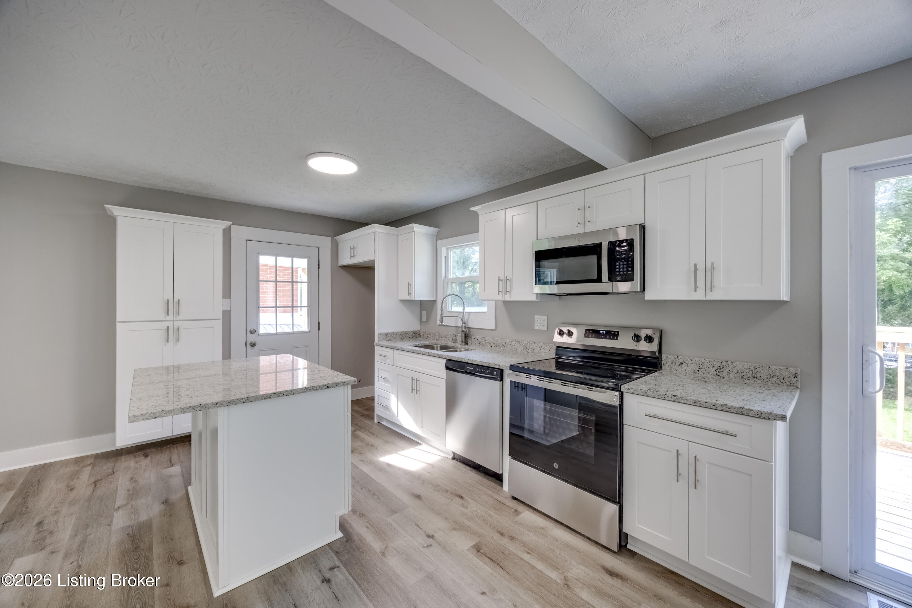 1010 Palatka Rd Property Photo 19