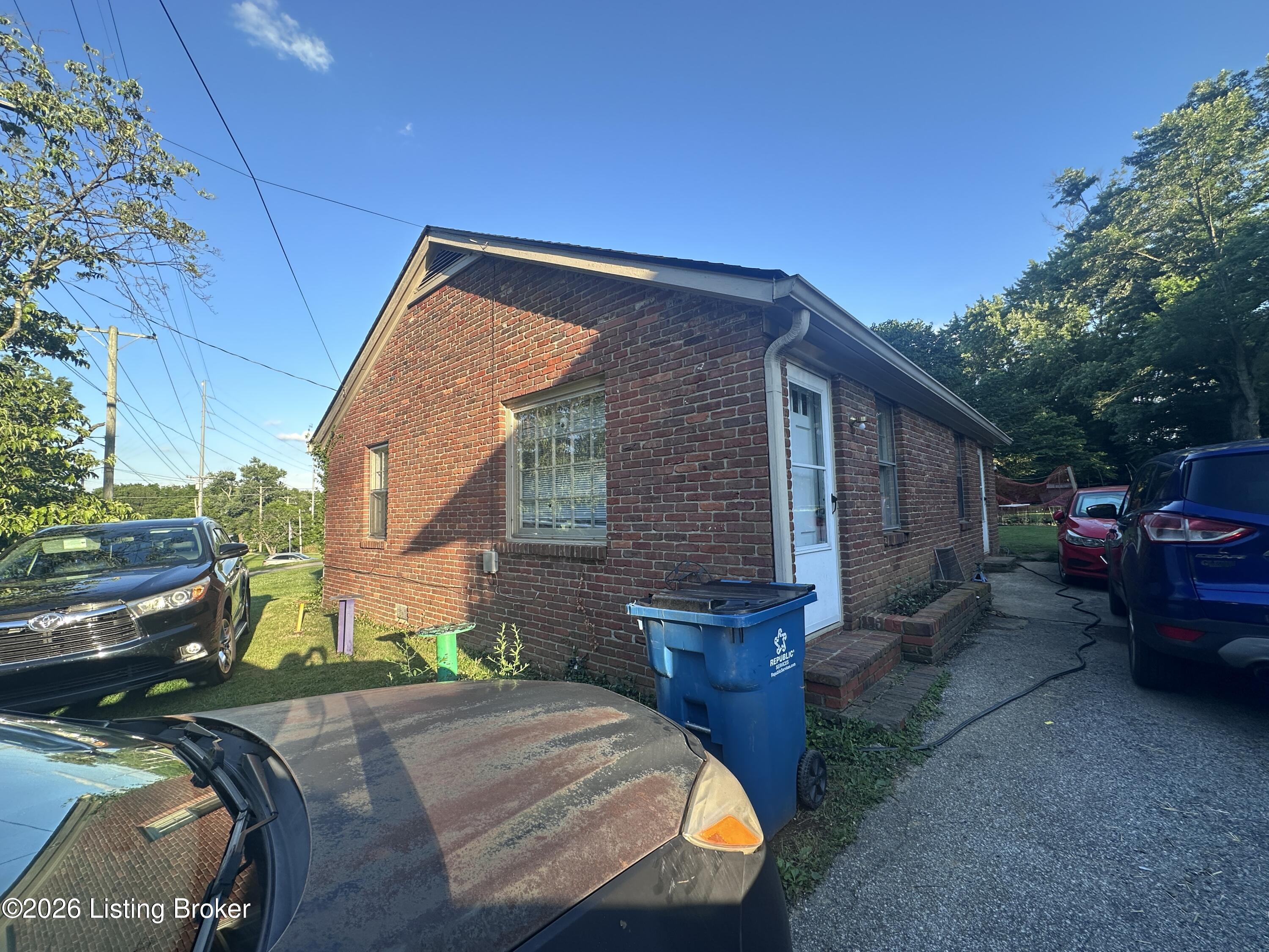 103 Eminence Pike Property Photo 2