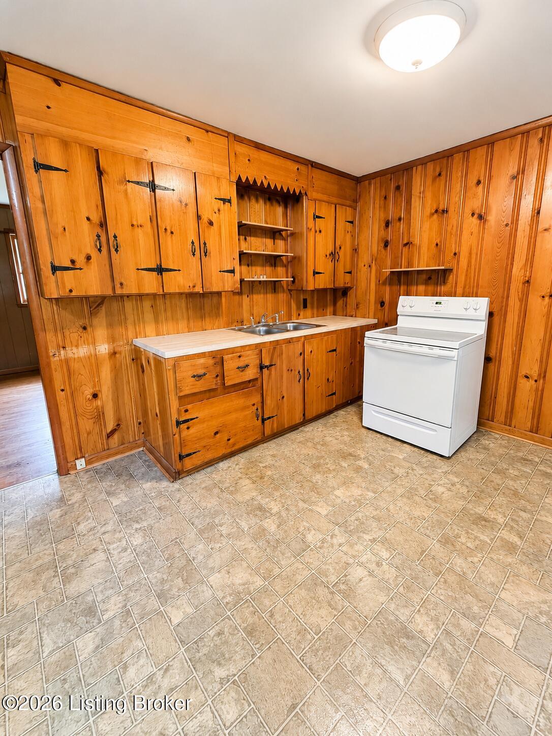1740 Cherry Ln Property Photo 8