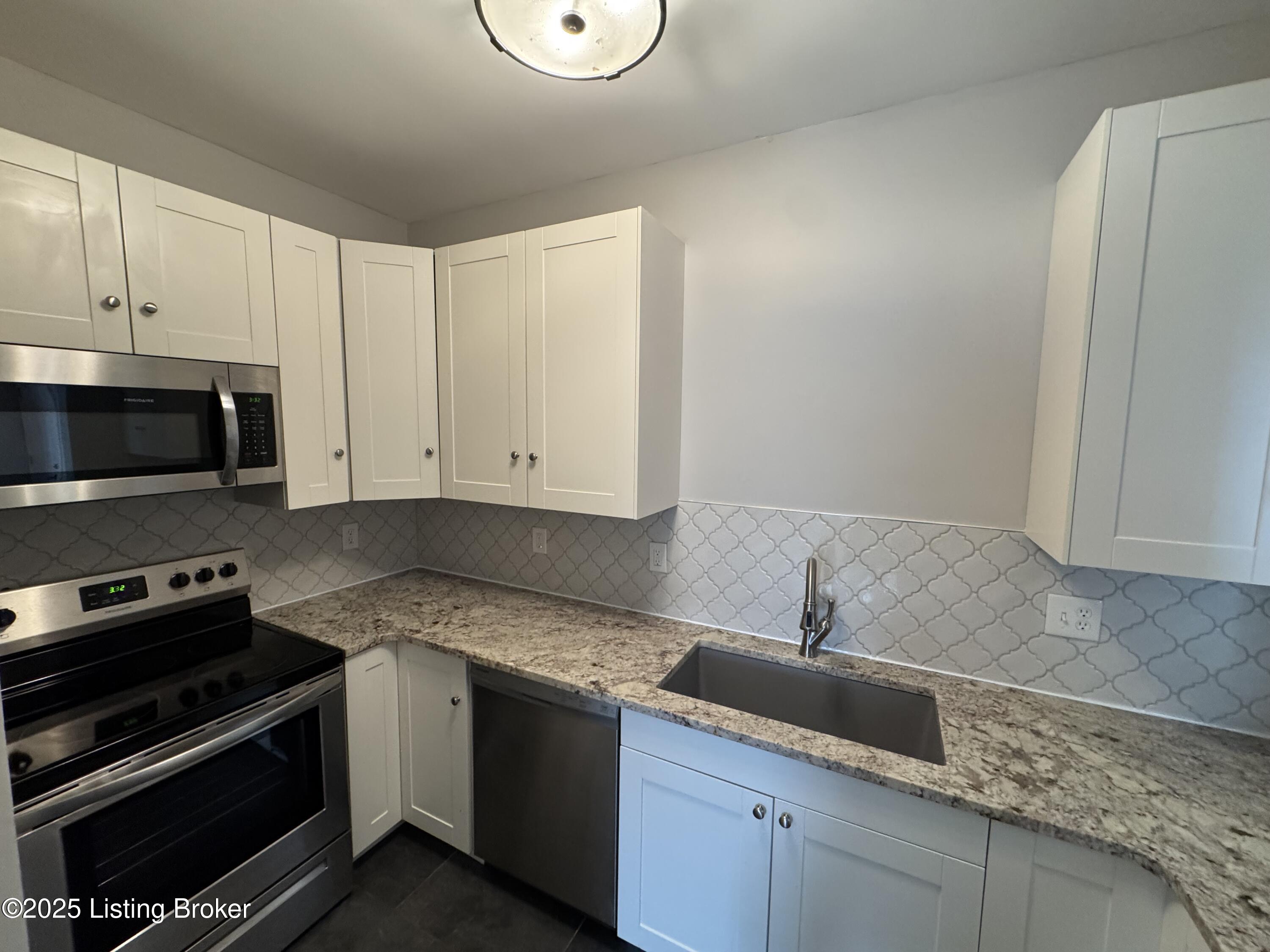 1130 Westlynne Pl 8 Property Photo 11