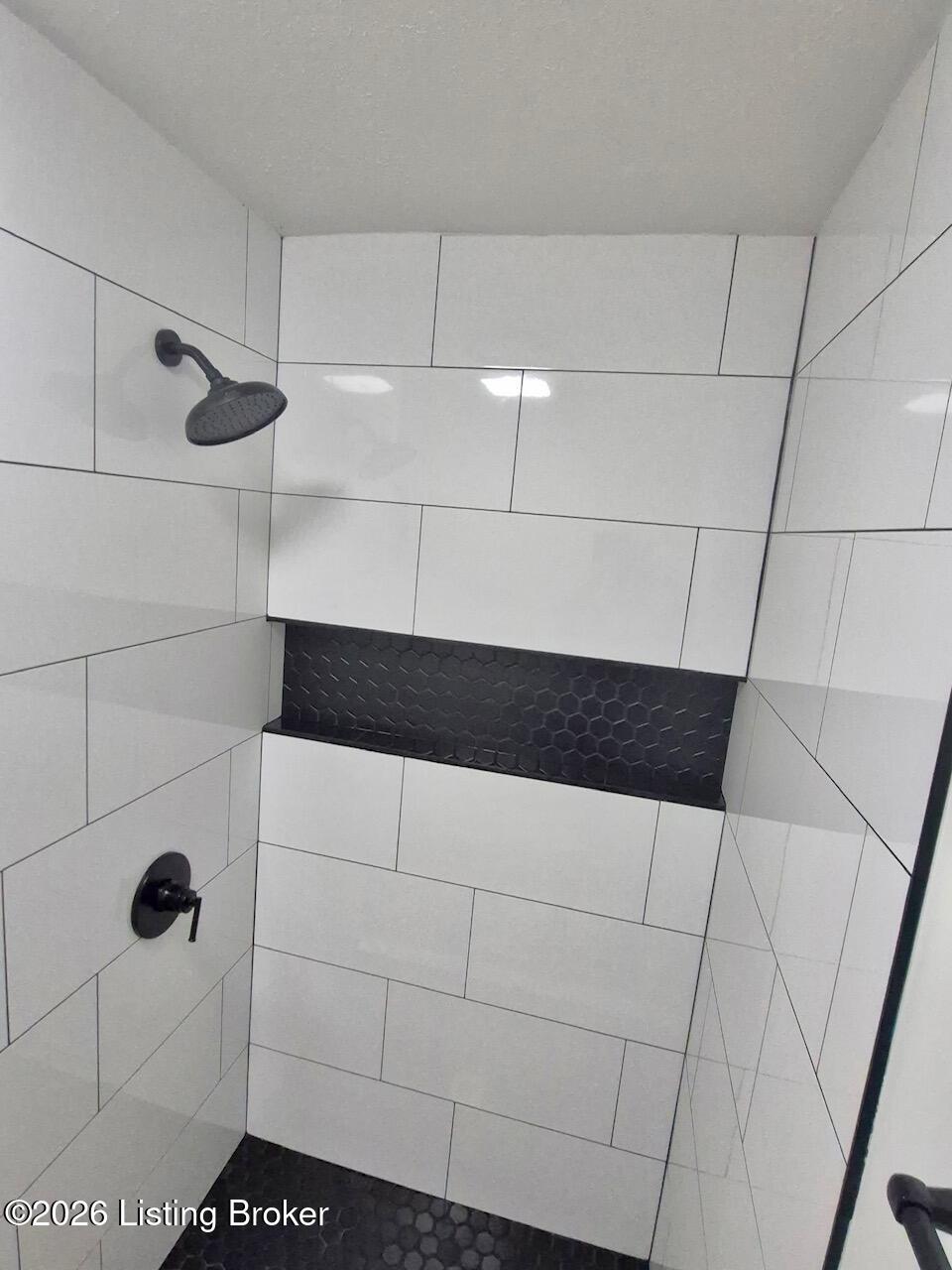 10207 Caven Ave Property Photo 13