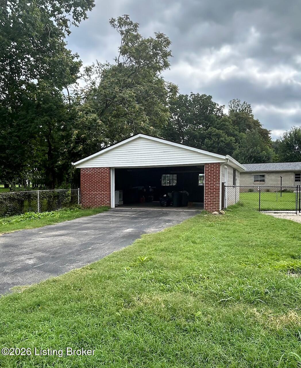 10207 Caven Ave Property Photo 16