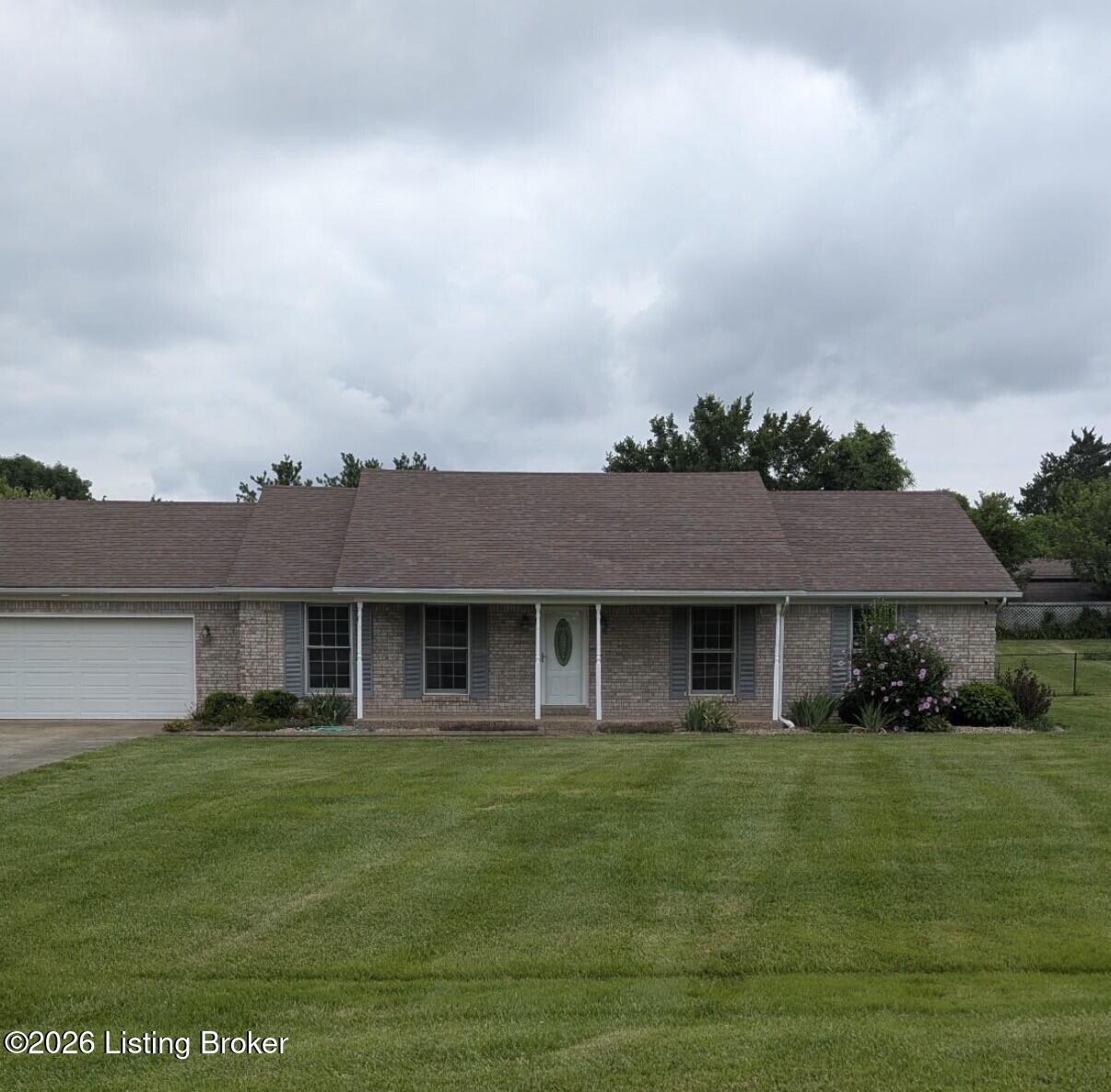 1004 Creek Pointe Dr Property Photo 1