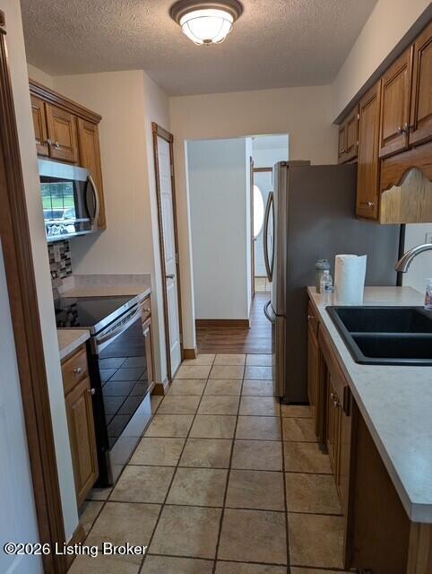 1004 Creek Pointe Dr Property Photo 6