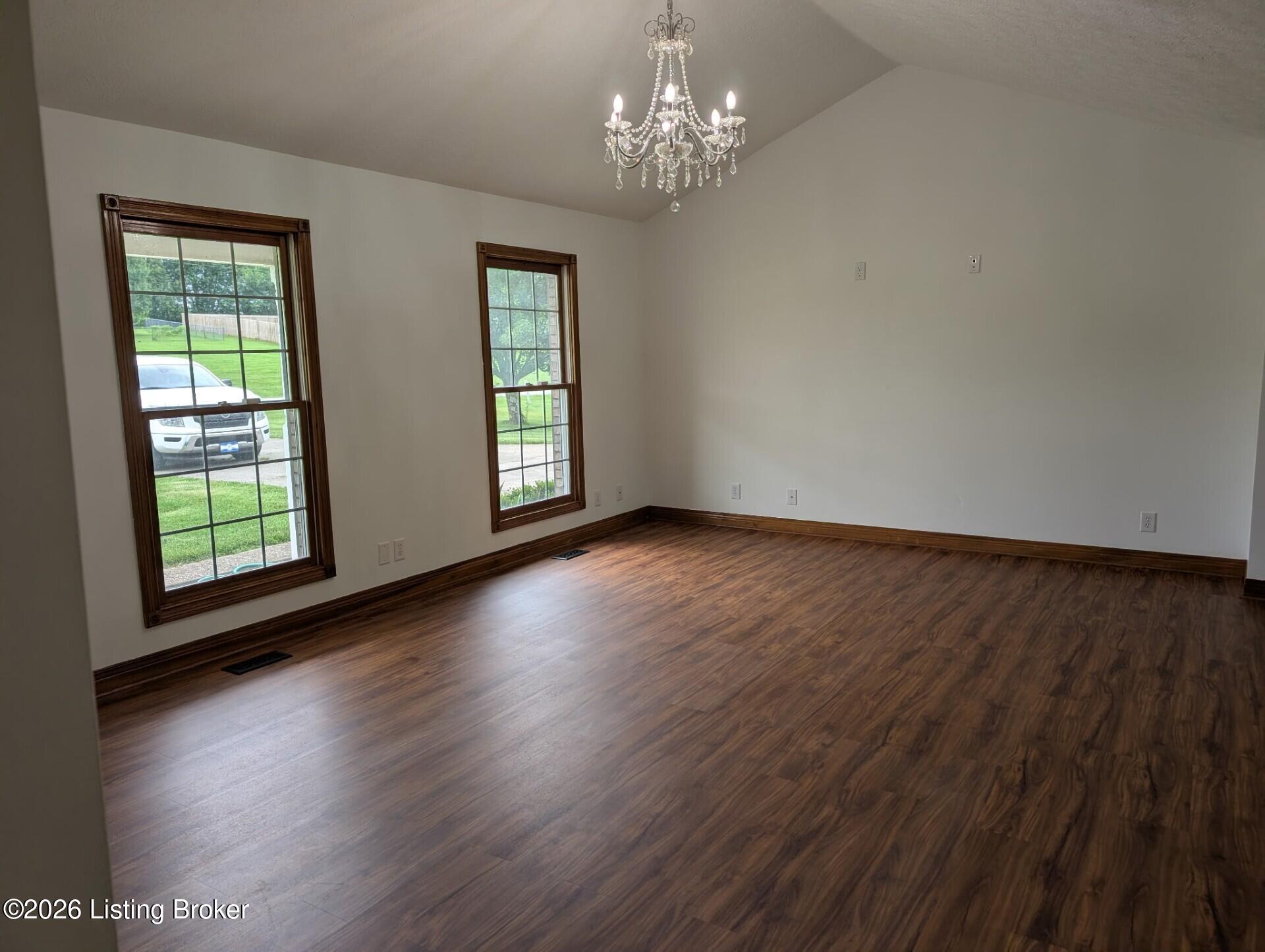 1004 Creek Pointe Dr Property Photo 15