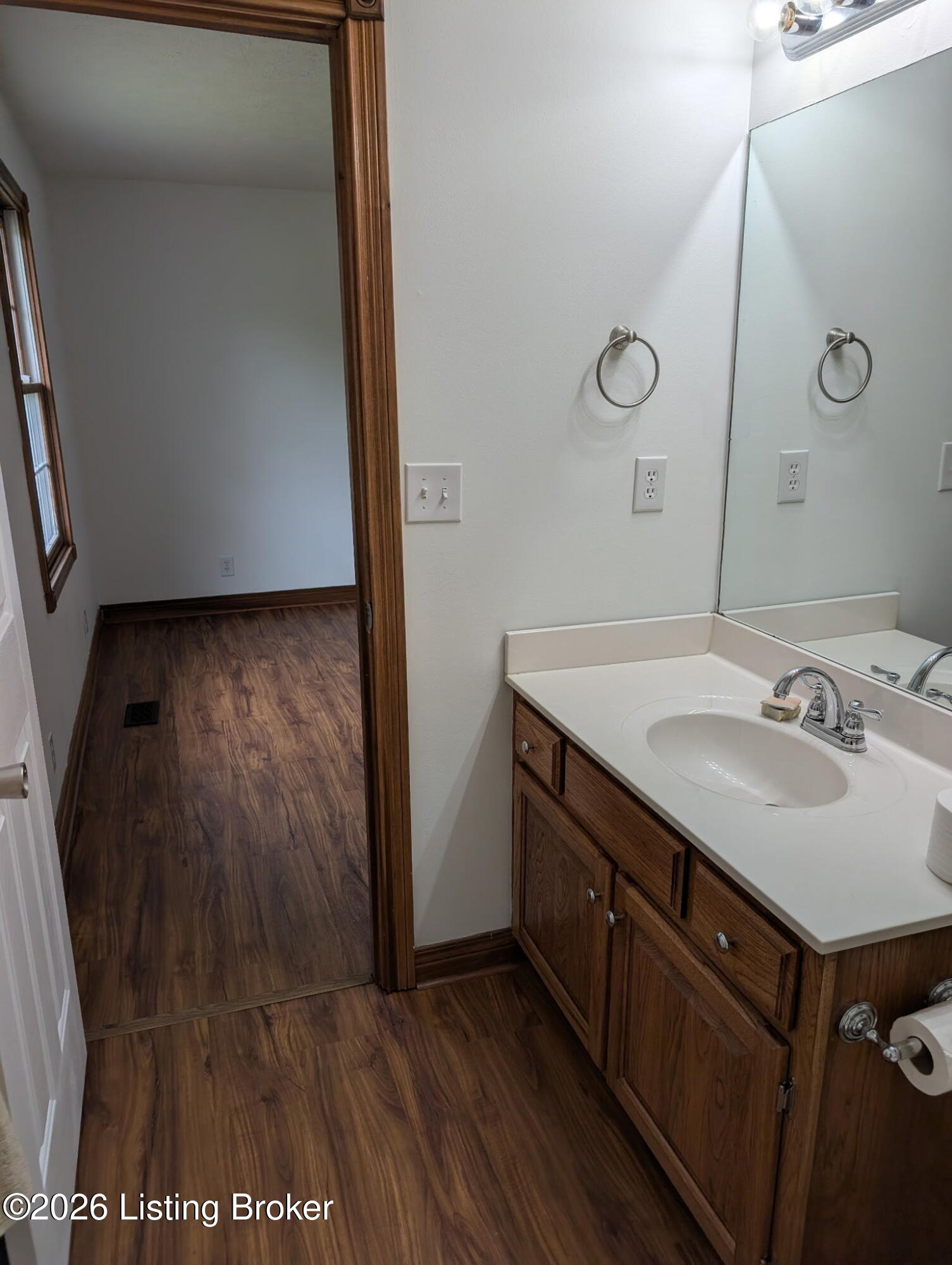 1004 Creek Pointe Dr Property Photo 16