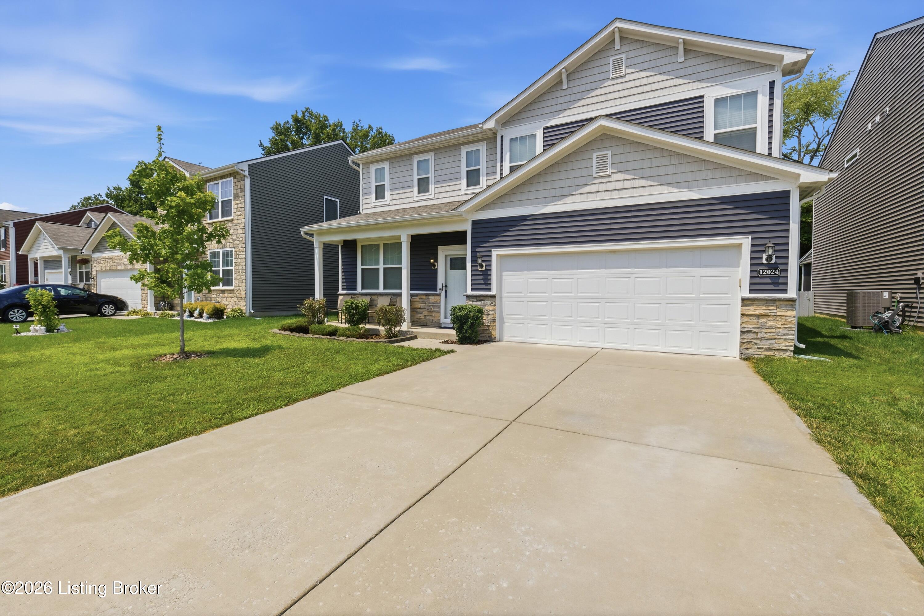 12024 Wooden Trace Dr Property Photo 3