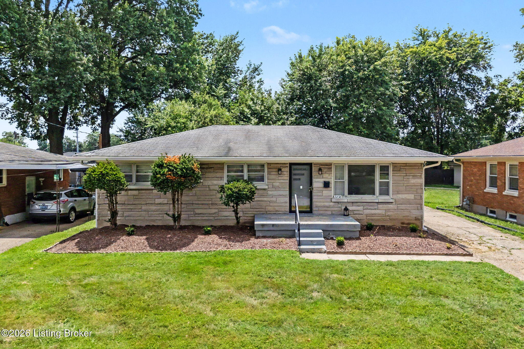 2238 Amboy Dr Property Photo 1