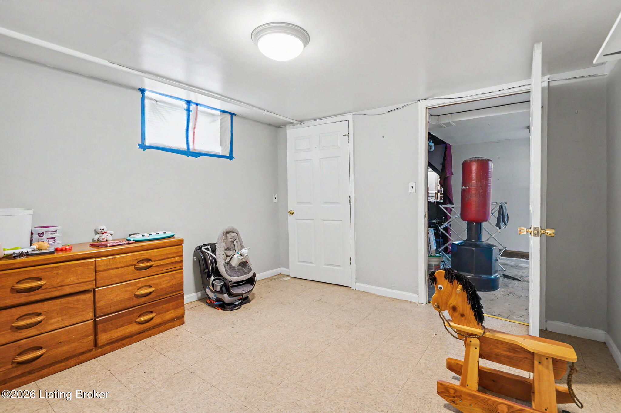 2238 Amboy Dr Property Photo 17