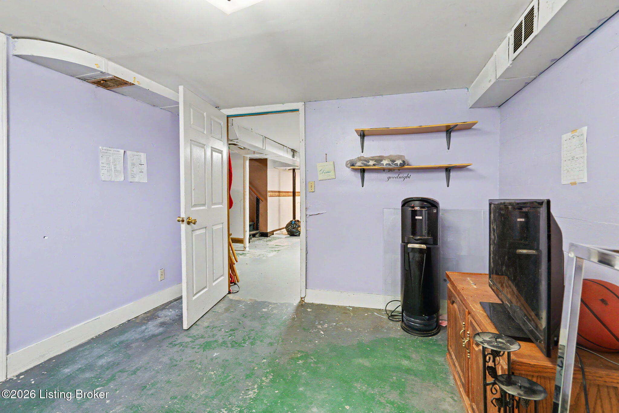 2238 Amboy Dr Property Photo 18