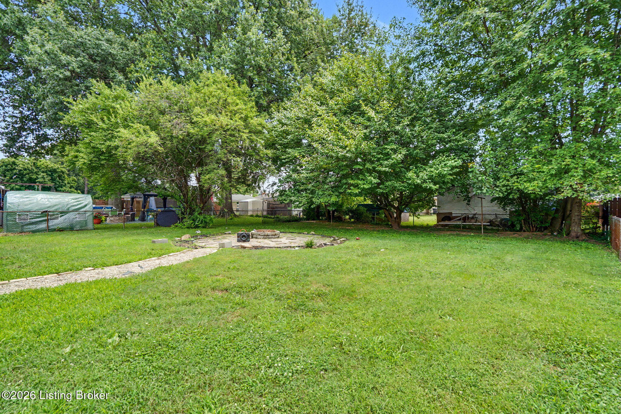 2238 Amboy Dr Property Photo 26