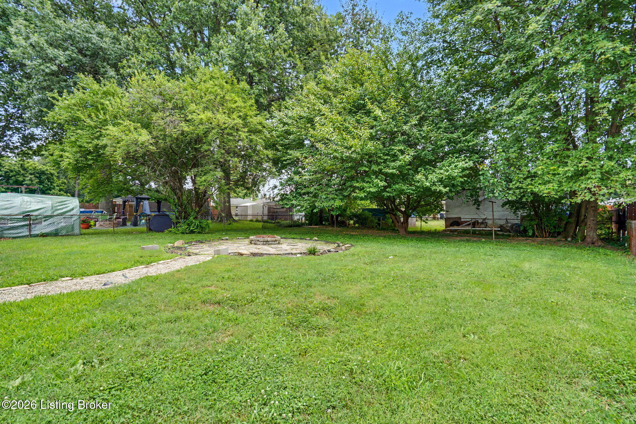 2238 Amboy Dr Property Photo 27