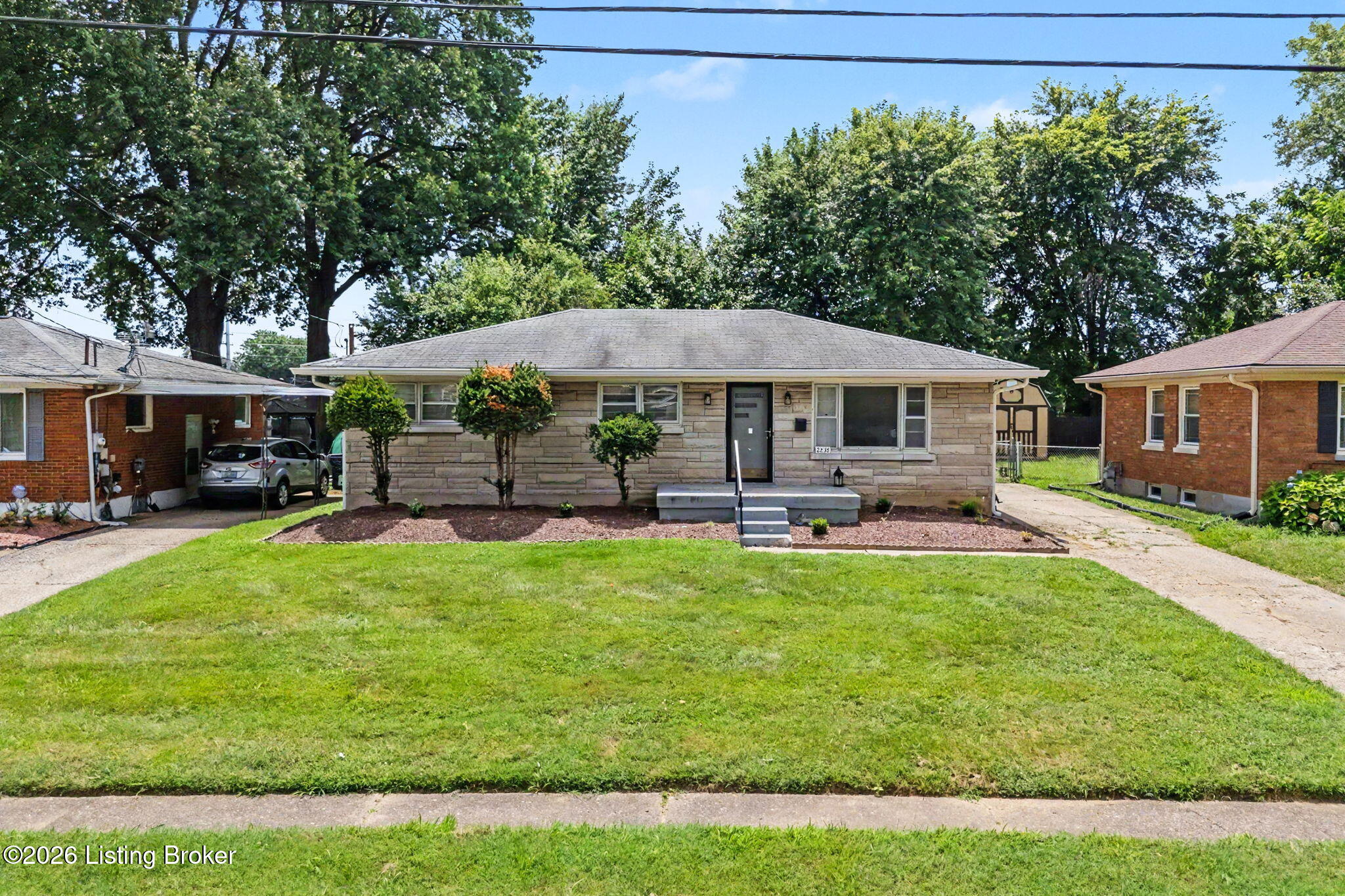 2238 Amboy Dr Property Photo 28