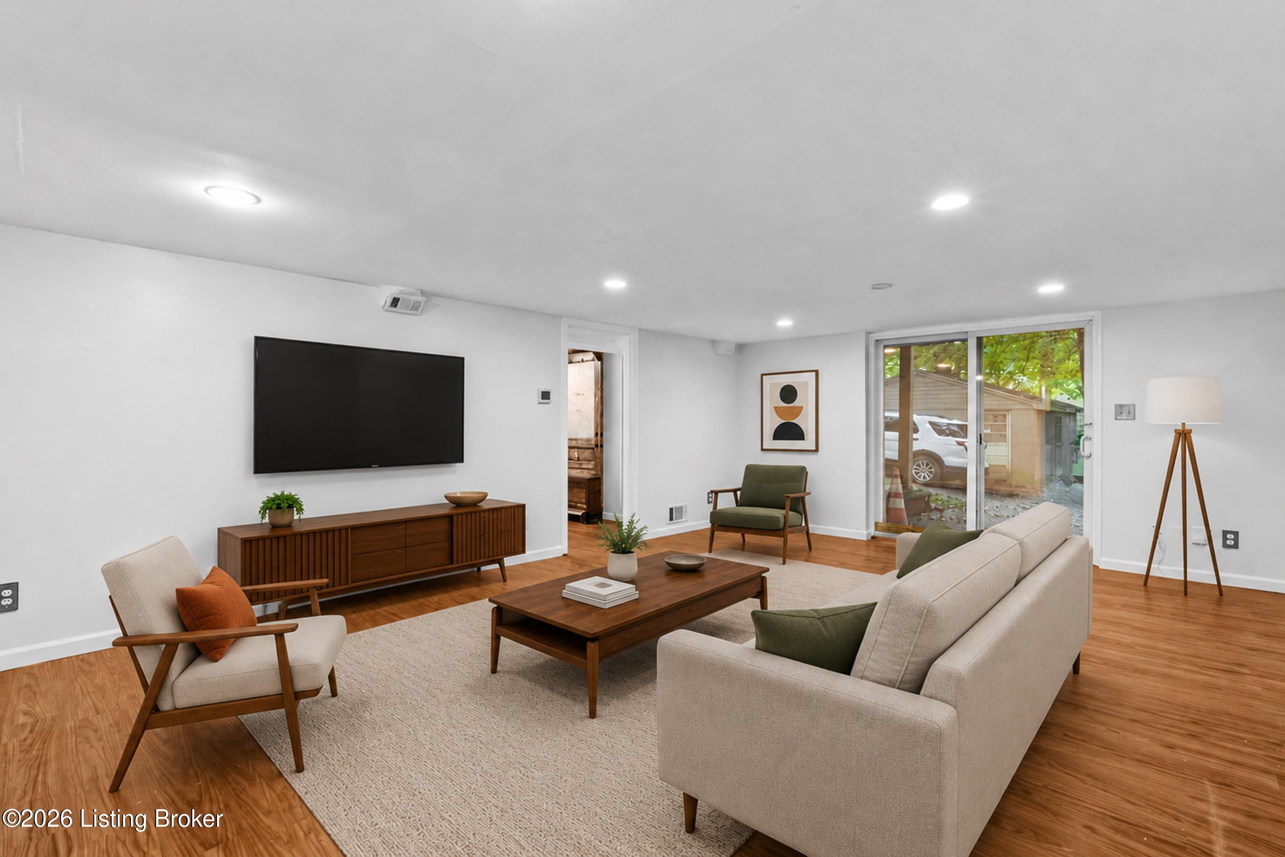 319 S Ewing Ave APT 3 Property Photo 1